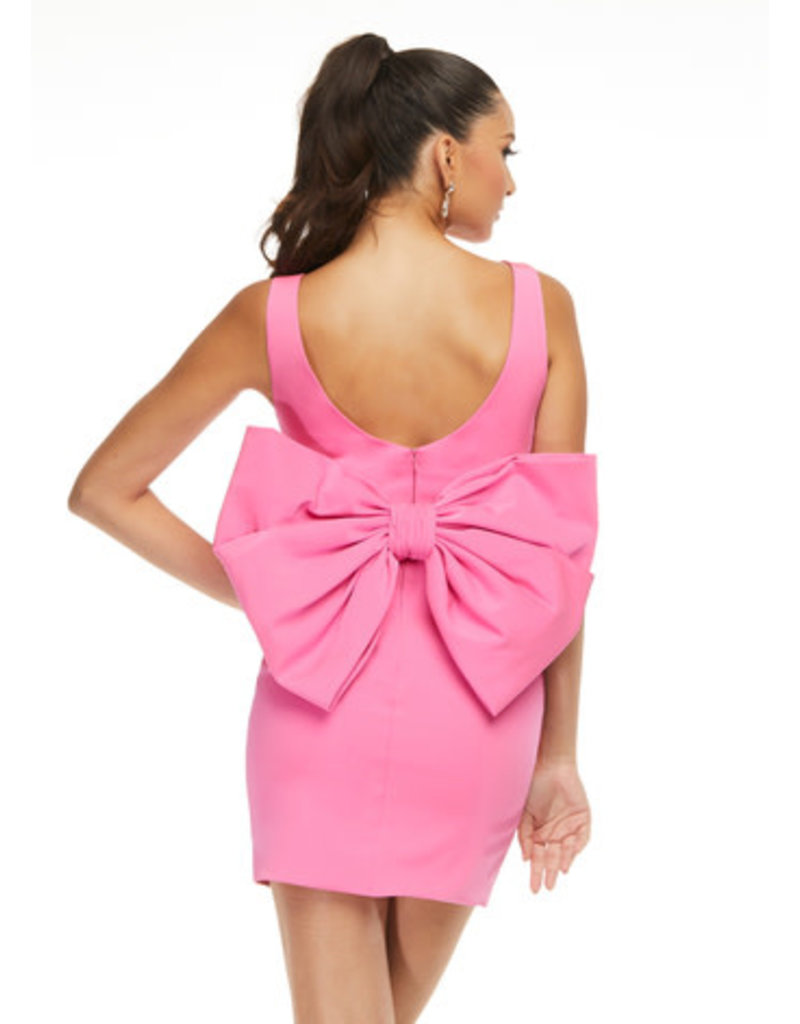 HIGH NECK FITTED SHORT GOWN W/BOW 4477