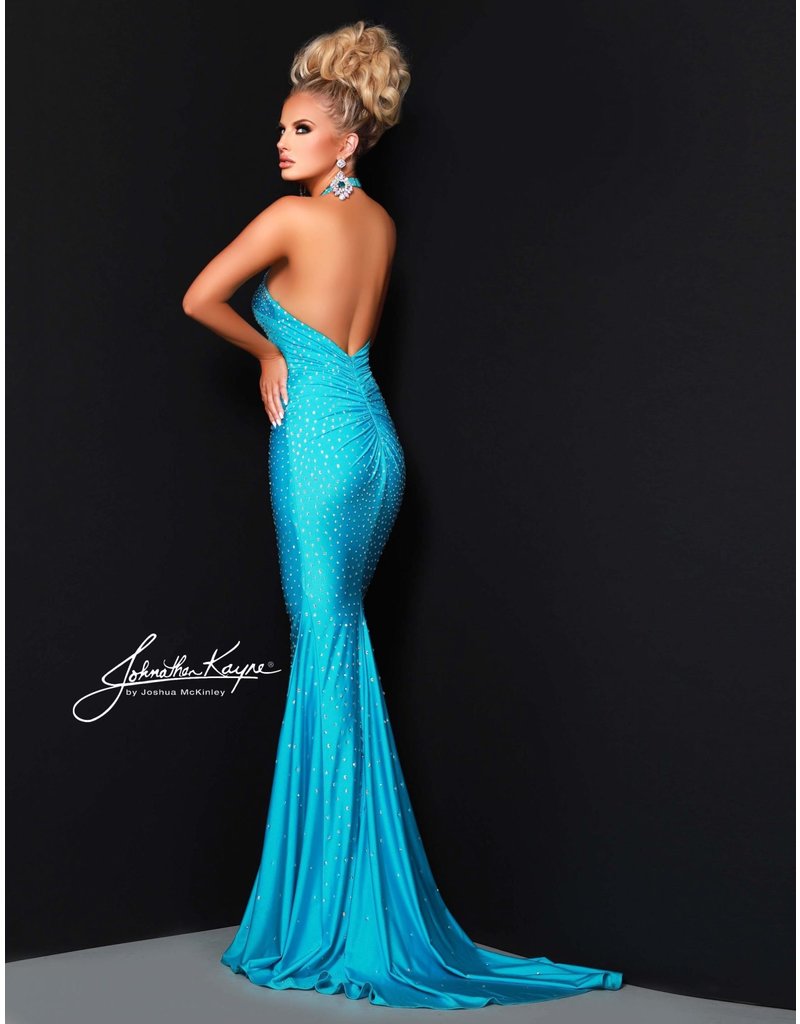 CRISS CROSS NECK WITH BROOCH, HALTER 2401