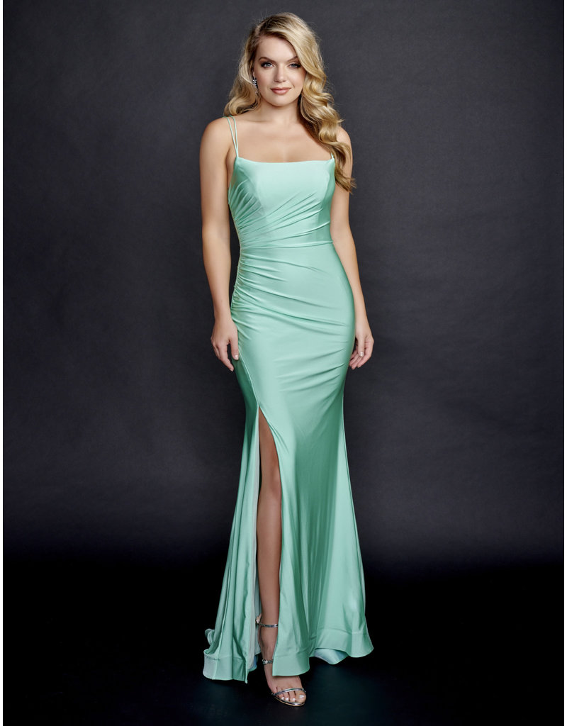 SIMPLE GOWN W/ SQUARE NECKLINE 7507