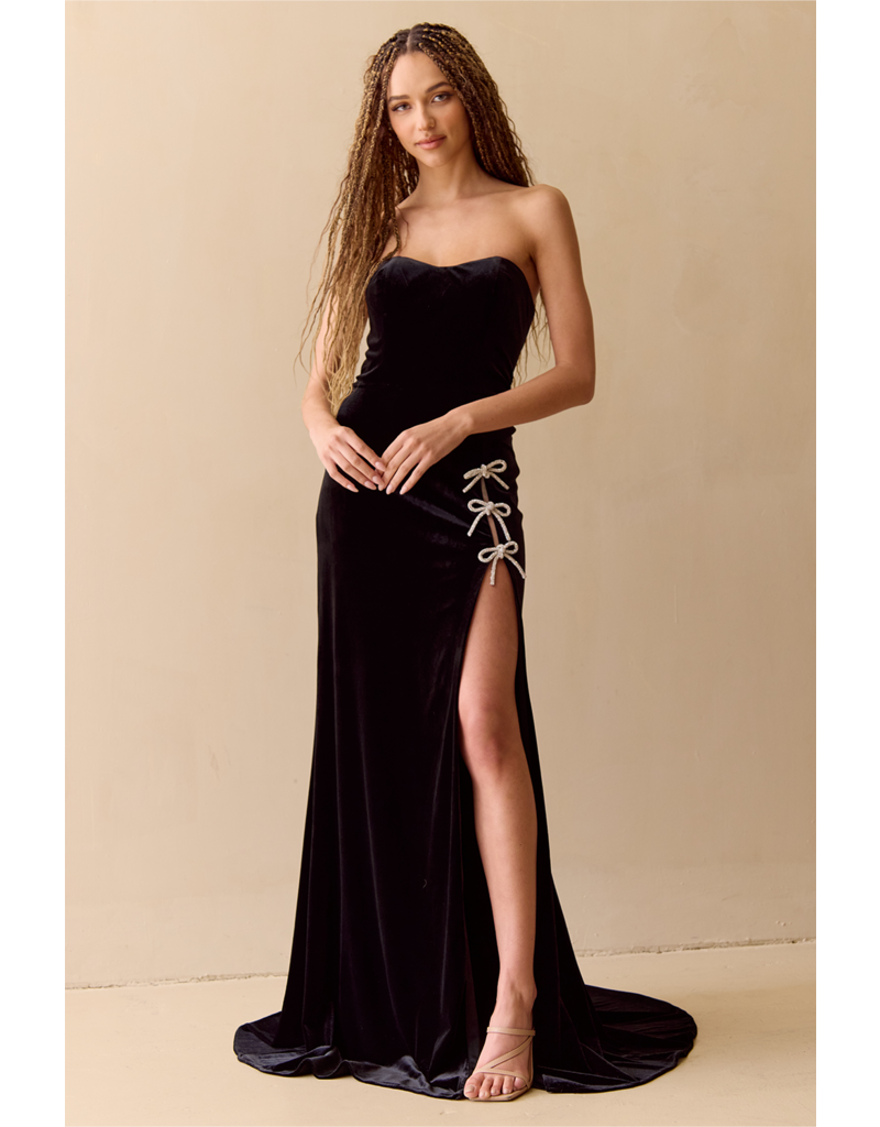 AMELIA COUTURE Strapless velvet lace up back w/bow leg slit 8047