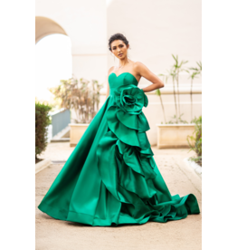 AMELIA COUTURE BALLGOWN, LARGE FLOWER MOTIF SU085
