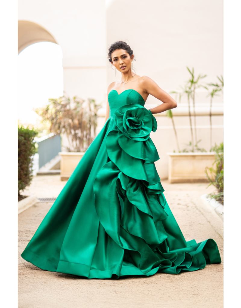 AMELIA COUTURE BALLGOWN, LARGE FLOWER MOTIF SU085