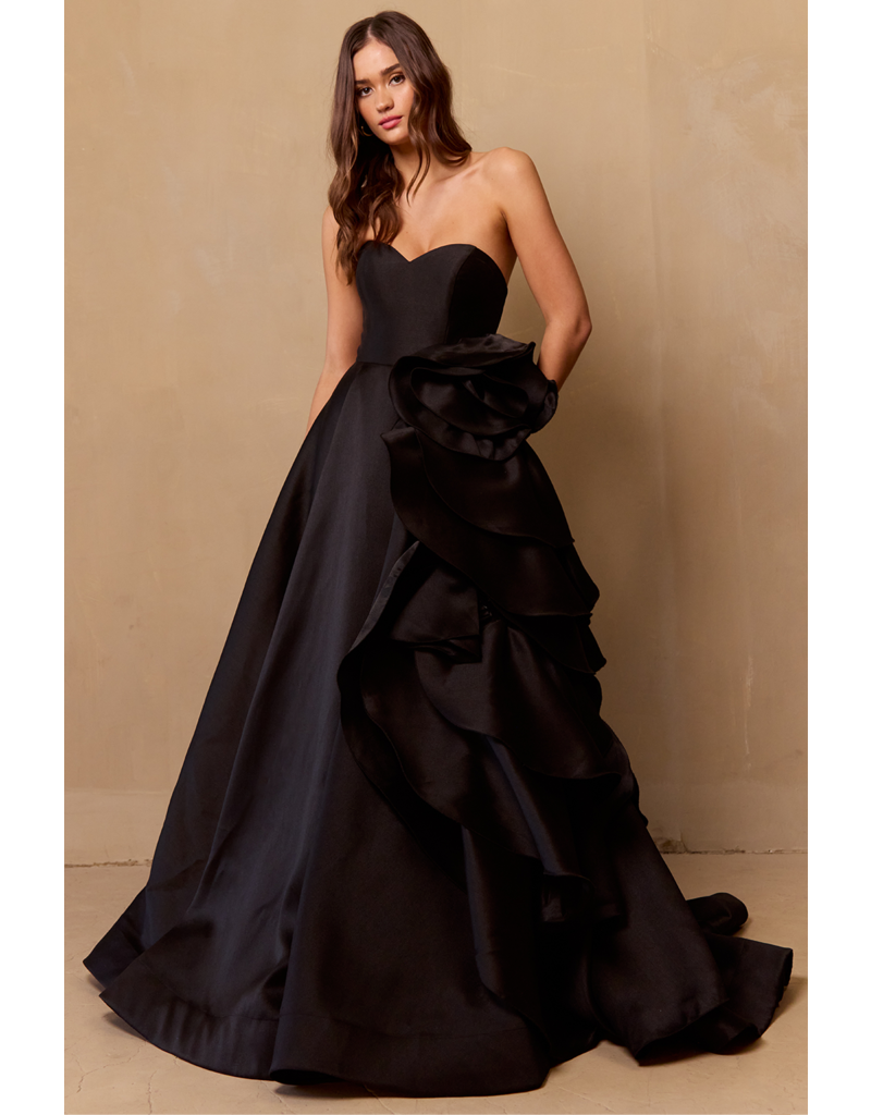 AMELIA COUTURE BALLGOWN, LARGE FLOWER MOTIF SU085