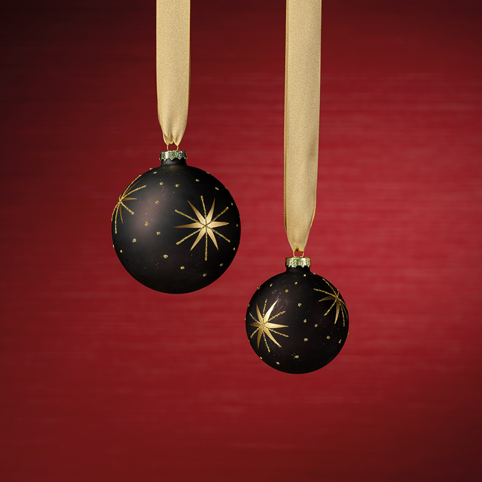 Zodax Gold and Black Star Ornament 4"