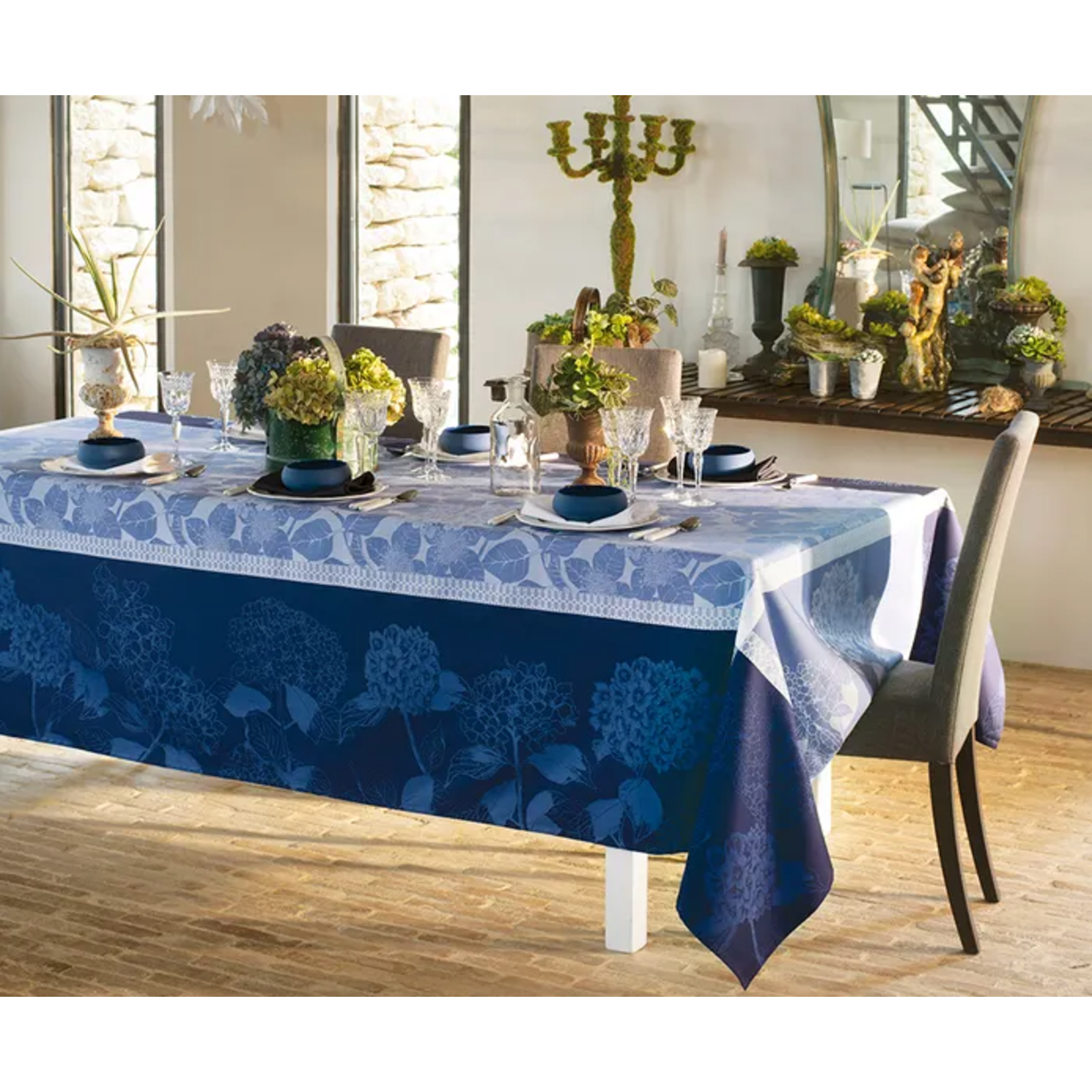 Garnier Thiebaut Hortensias Bleu Tablecloth 69X120