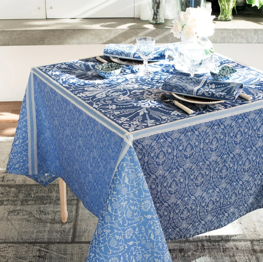 Garnier Thiebaut 雪の結晶模様 テーブルクロス Garnier Thiebaut Cassandra Saphir Tablecloth - Designer's Studio