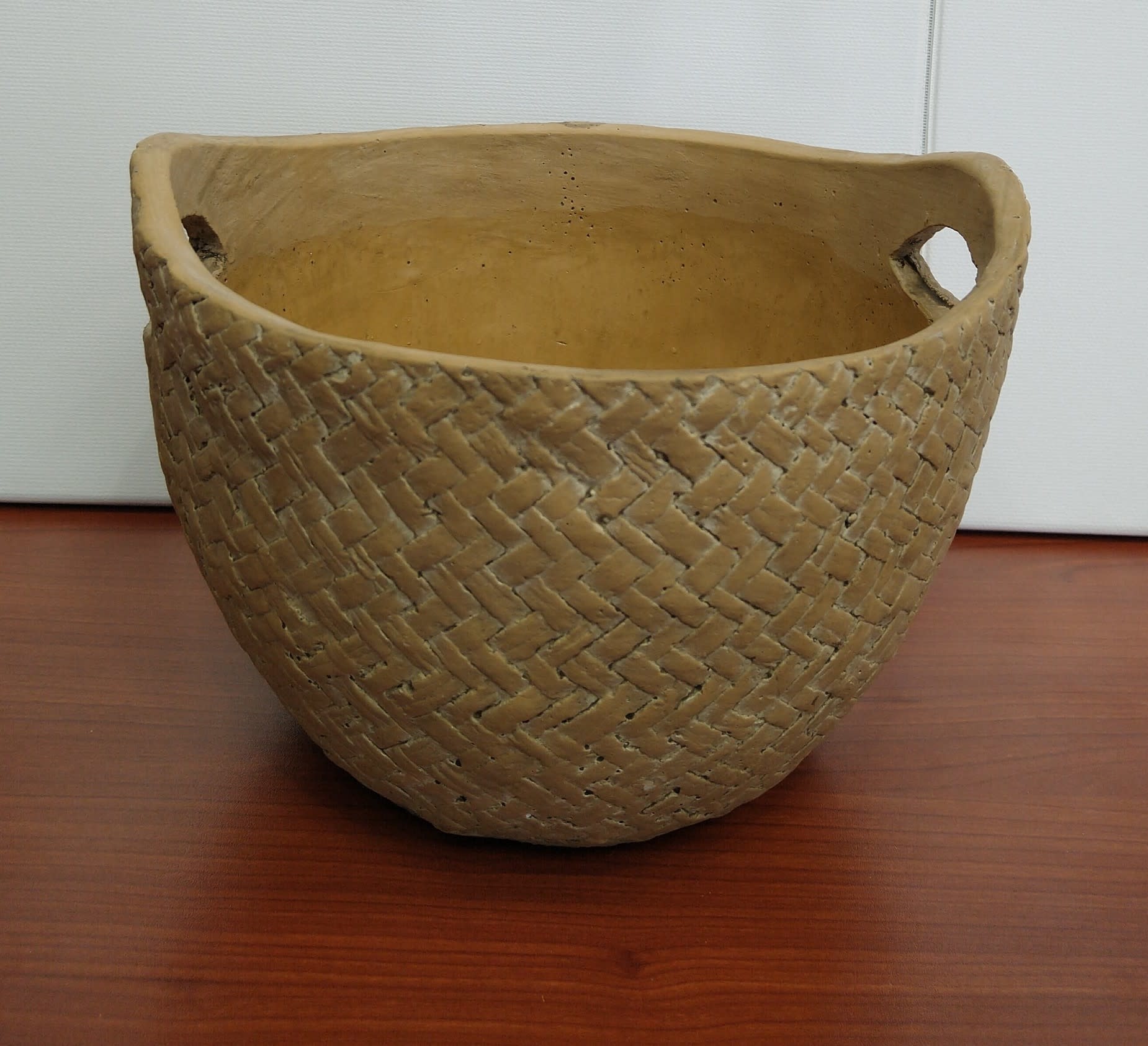 Basket Weave Pot Medium 7.75x5.25 Designer's Studio