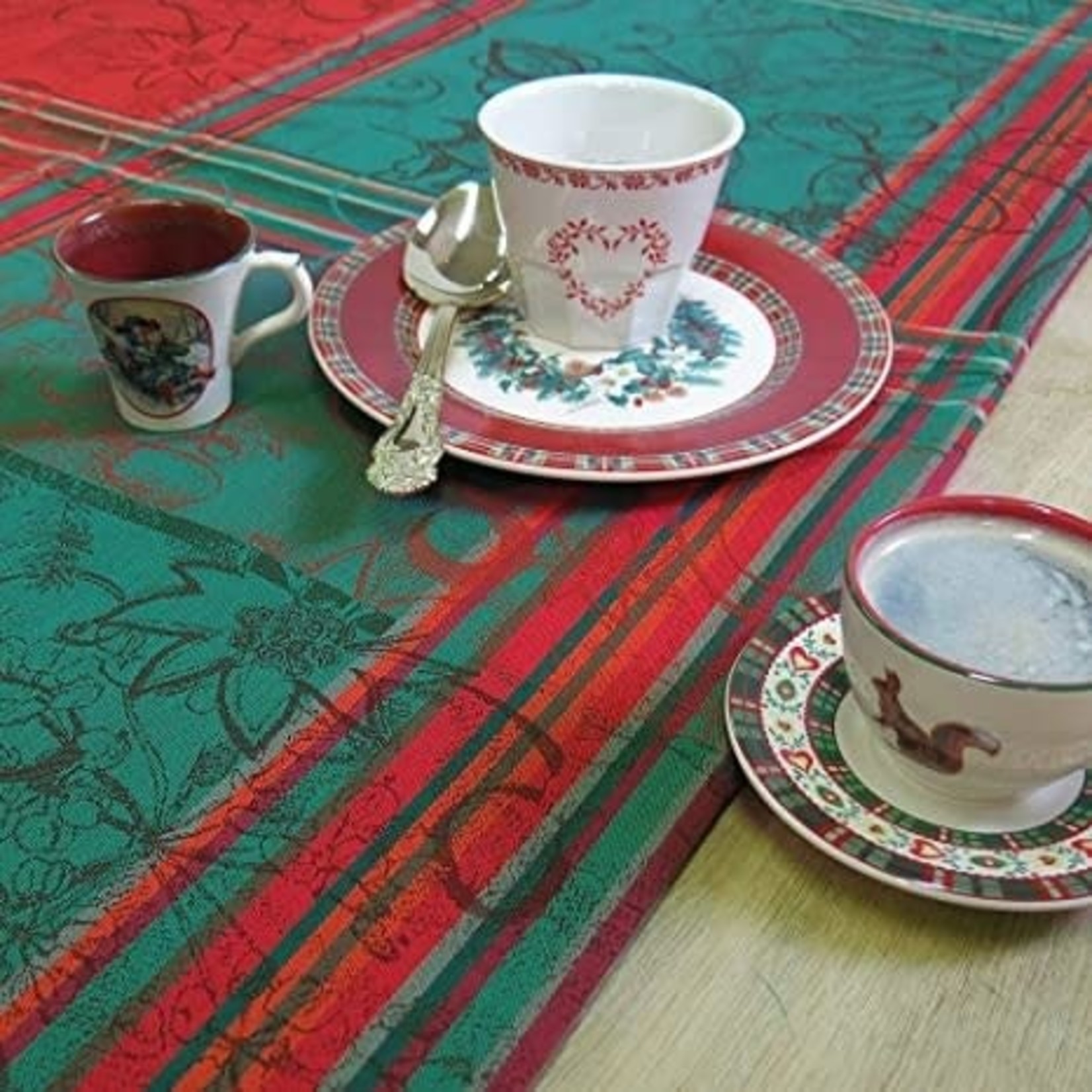 Garnier Thiebaut Mille Asters Noel Cotton Tablecloth