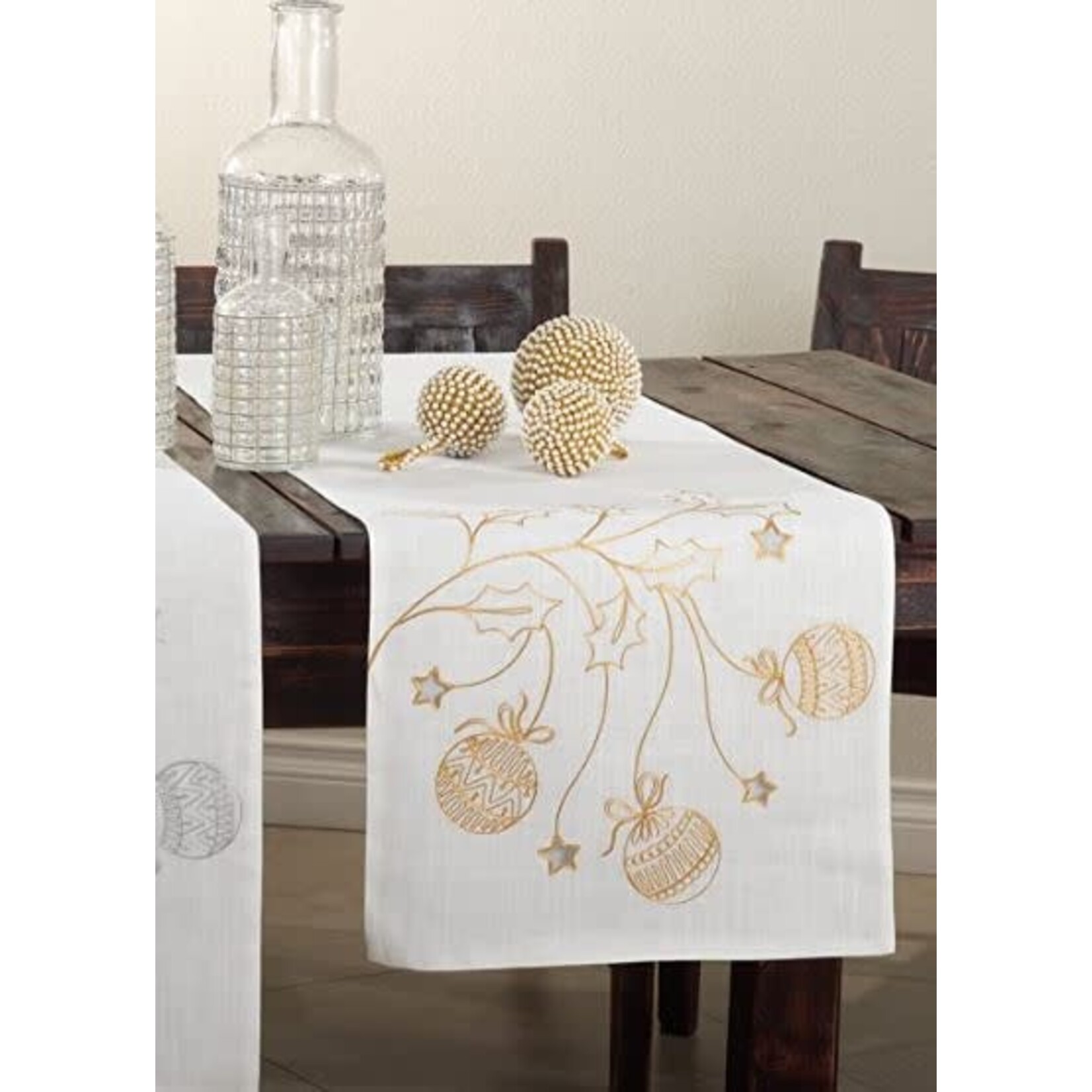 Saro Trading Company Boules de Noel Gold Ornament Table Runner