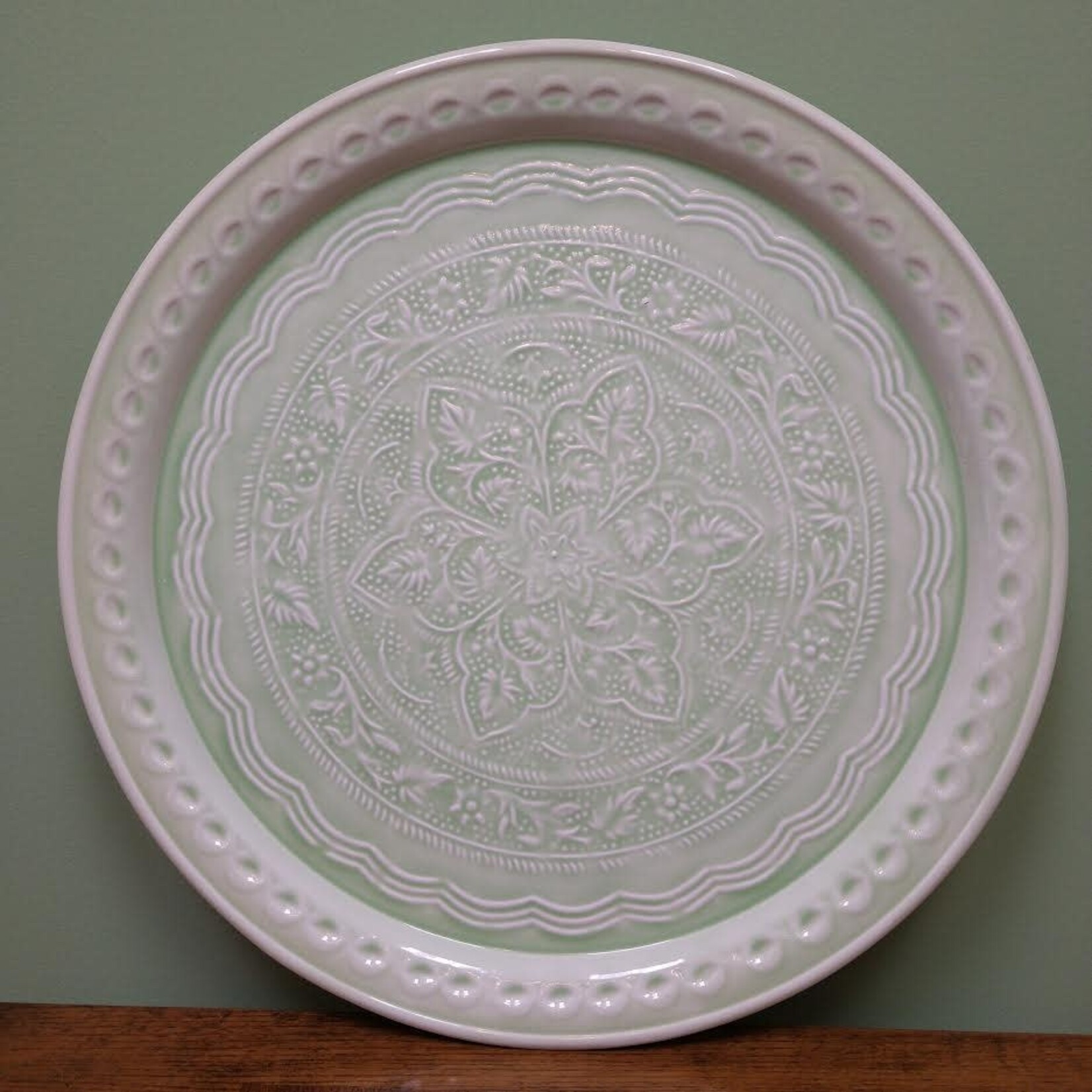 Two's Company Medallion Metal Platters 20.5" Green