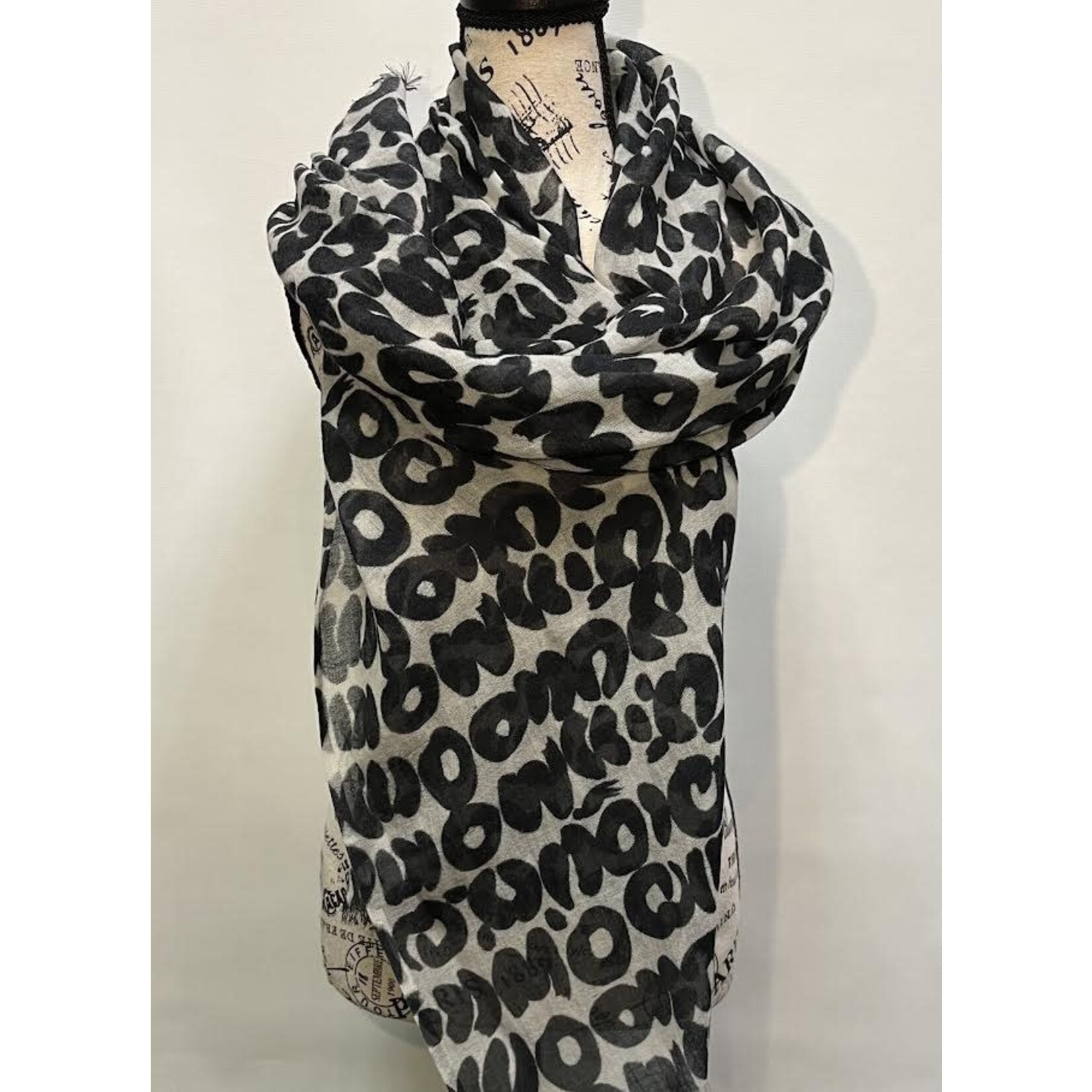 See Design Black & White Sake Wool Scarf