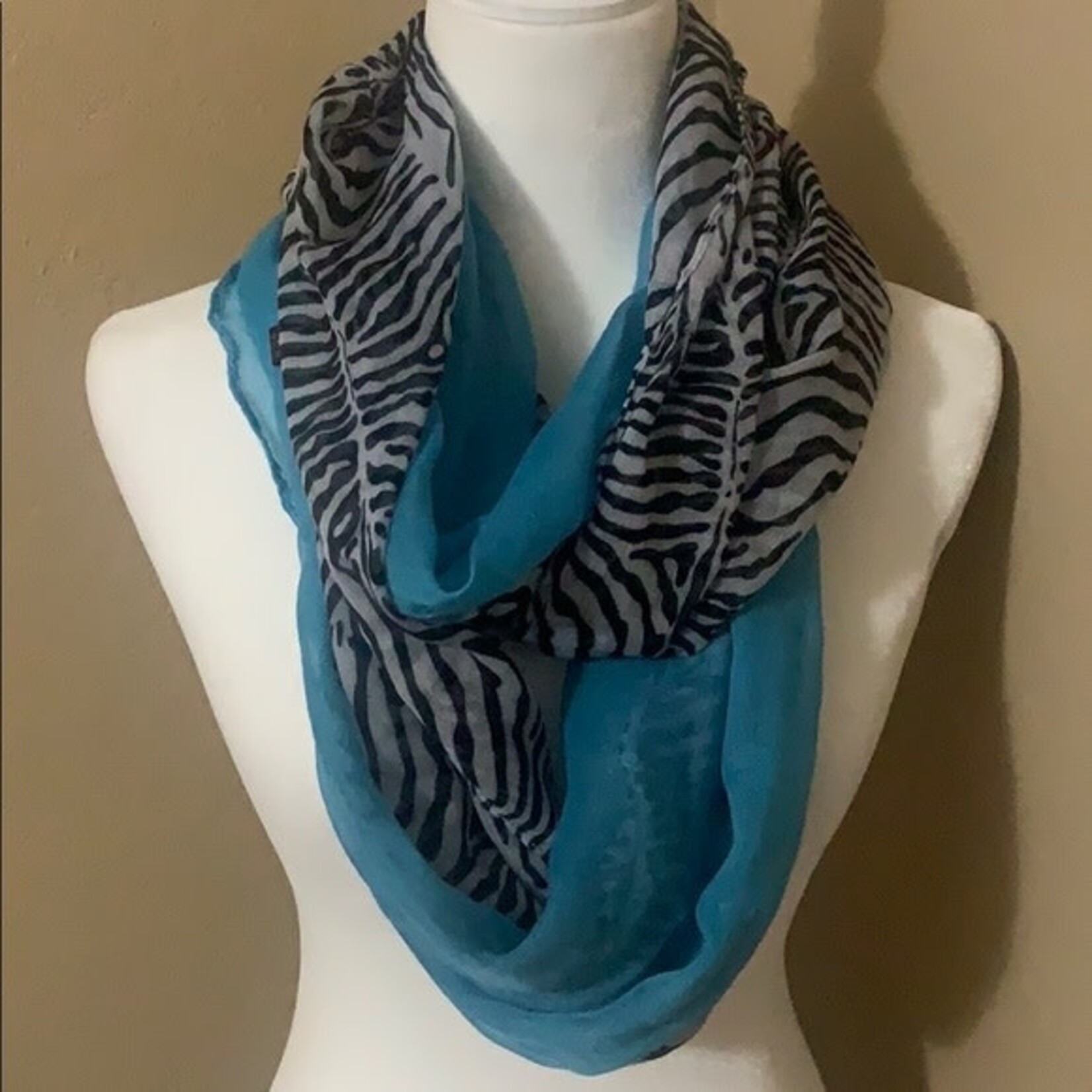 2CHIC Color Zebra Print Scarf