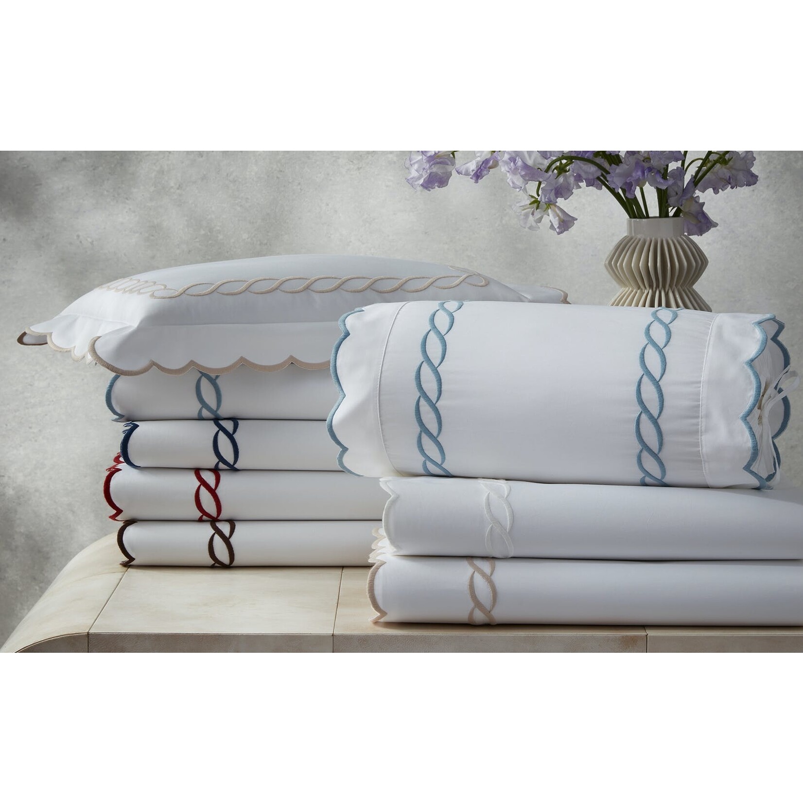 Matouk Classic Chain Scallop Matelassé Cotton Sham