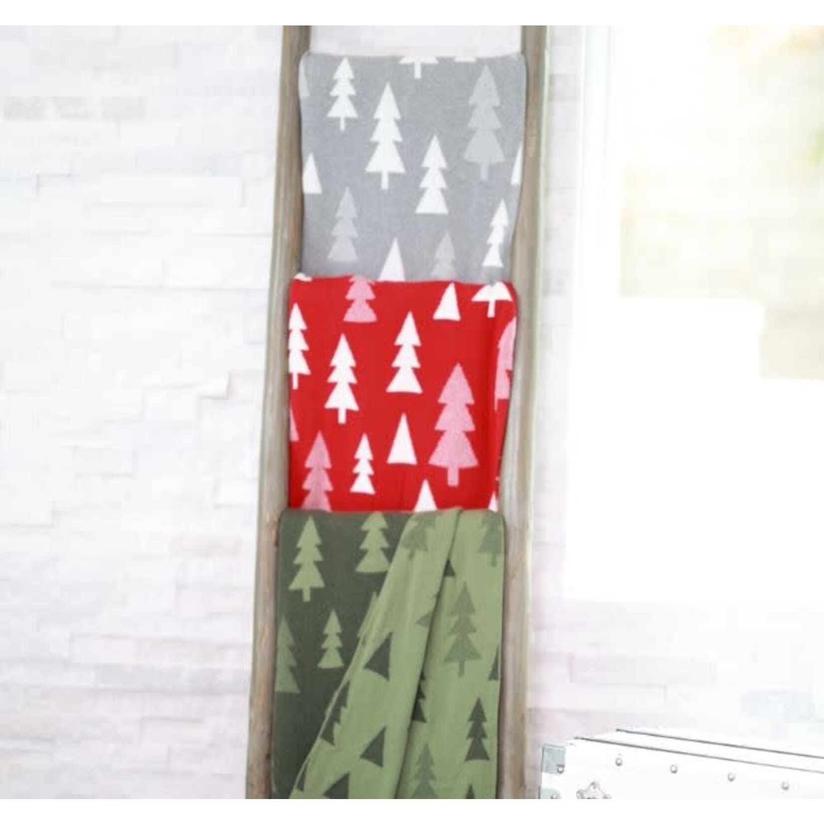 Darzzi LLC Pine Tree Gray & White Knitted Throw Blanket