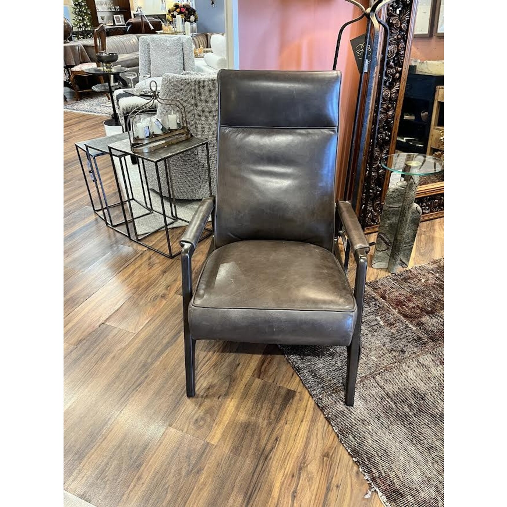 Vanguard Furniture Woodley Recliner Southwick Charcoal Leather