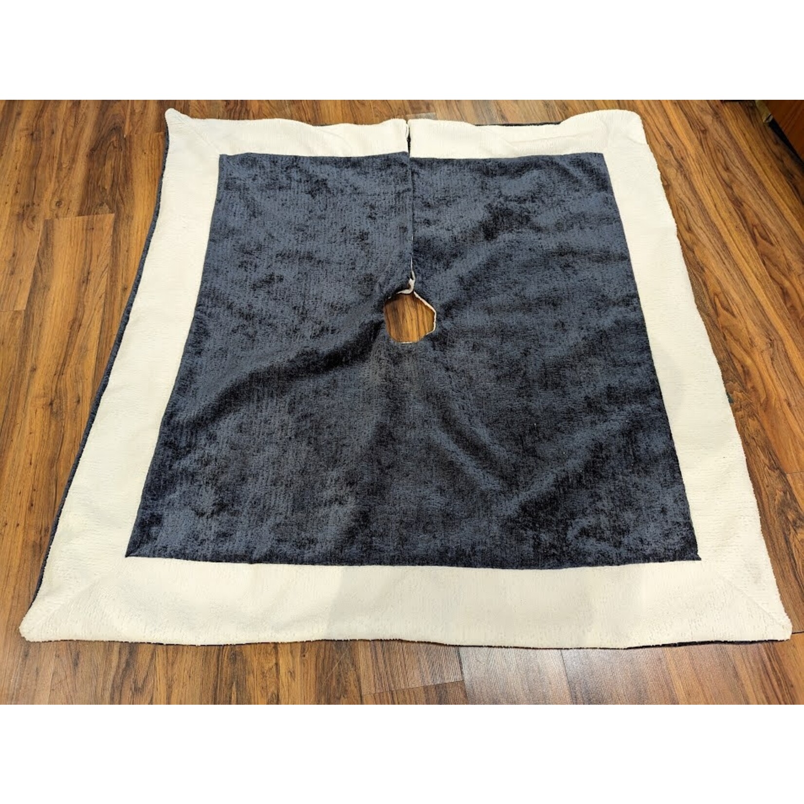 Nicky's Notions Blue White Large Square Tree Skirt Reversible