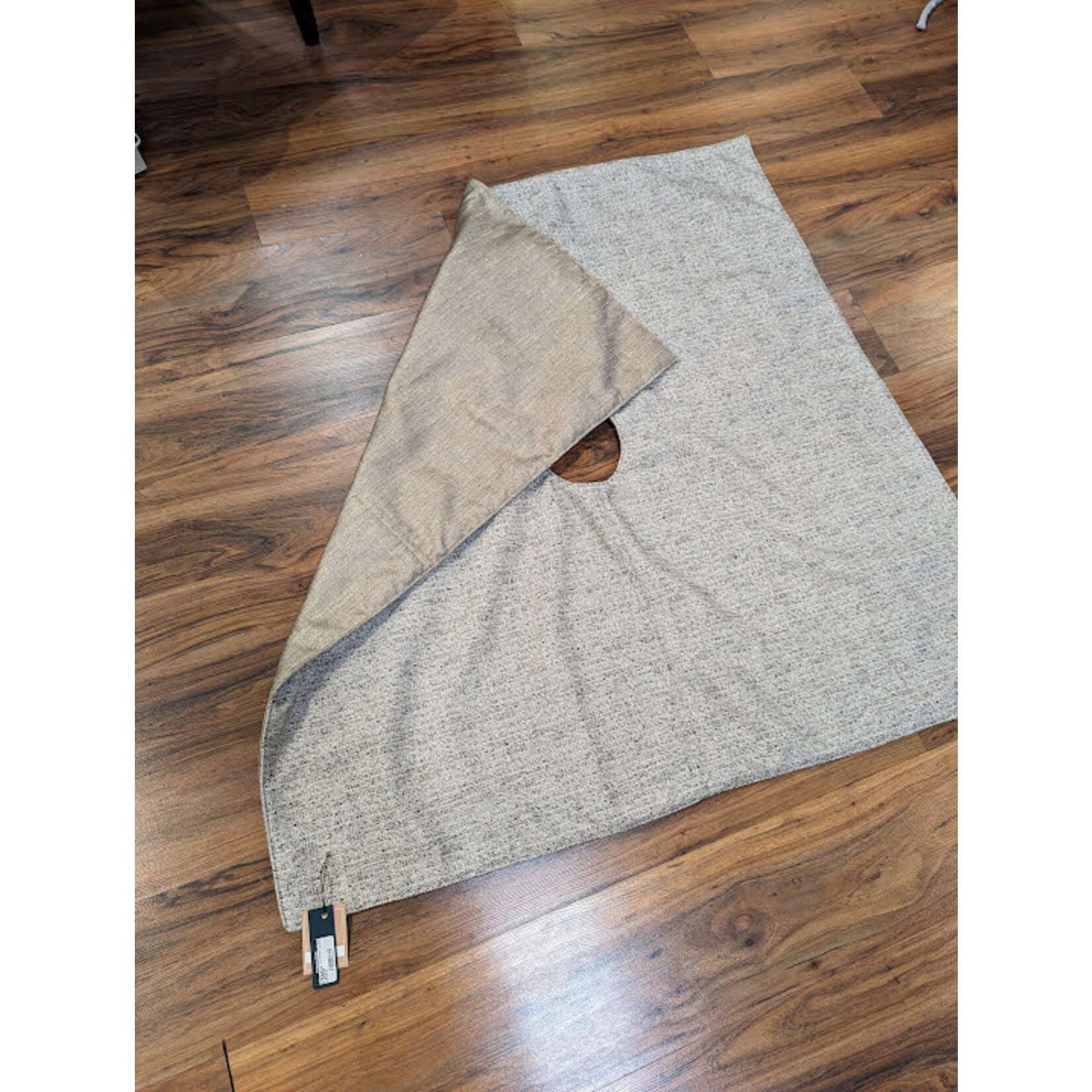 Nicky's Notions Gray Square Tree Skirt Reversible