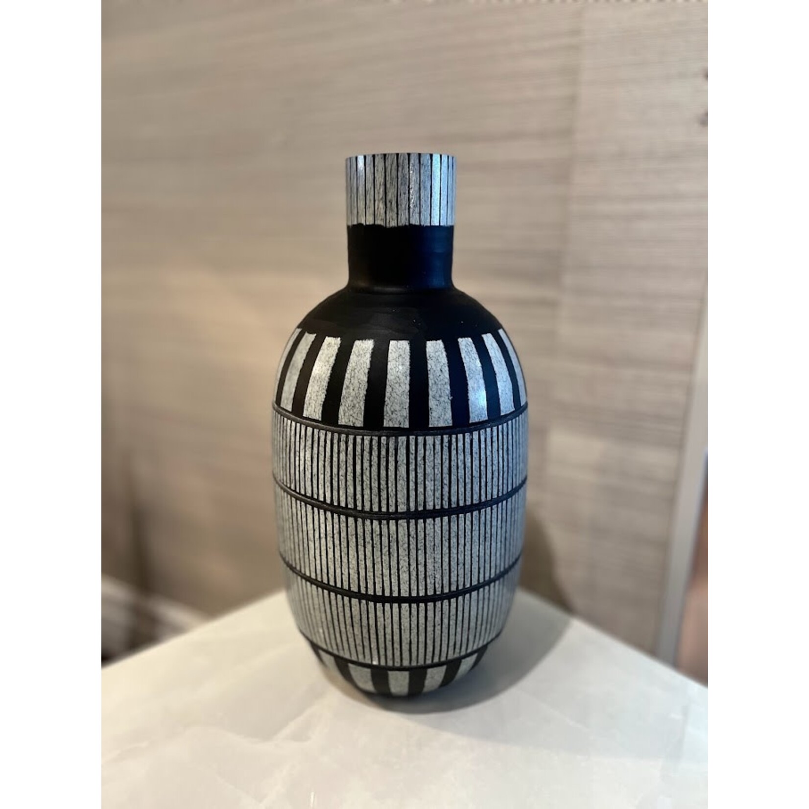 Tozai Textured Vase Large Black Gray