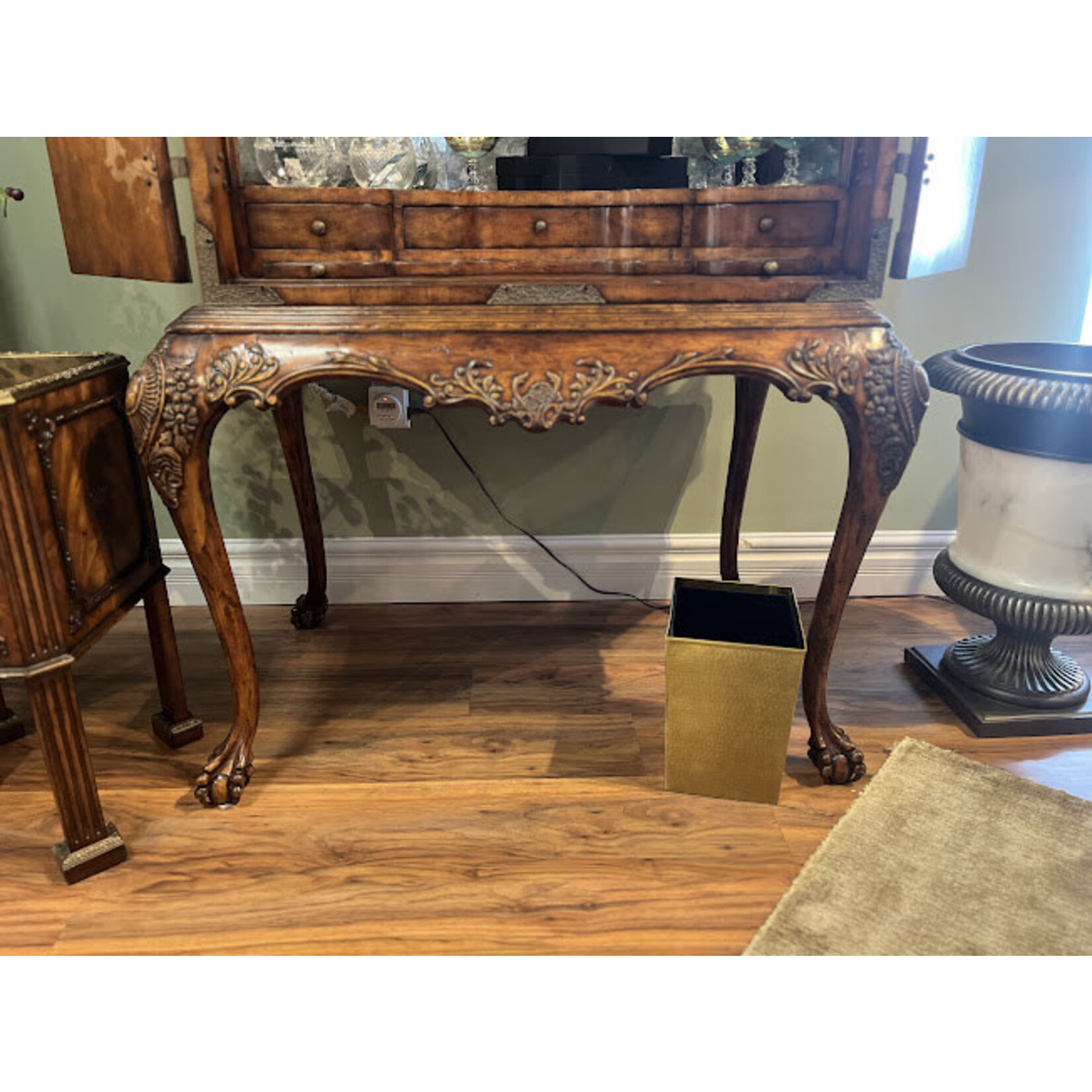Jonathan Charles Queen Anne Drink Cabinet Cabinet