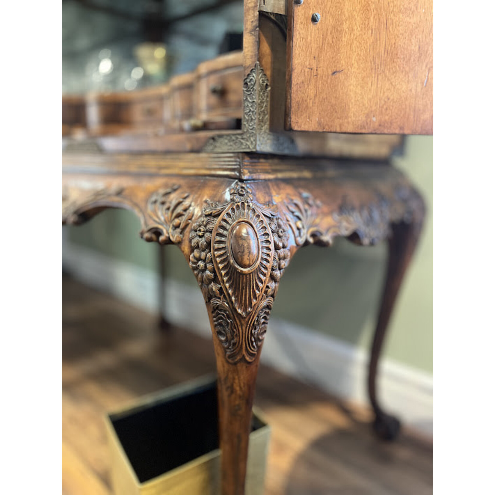 Jonathan Charles Queen Anne Drink Cabinet Cabinet