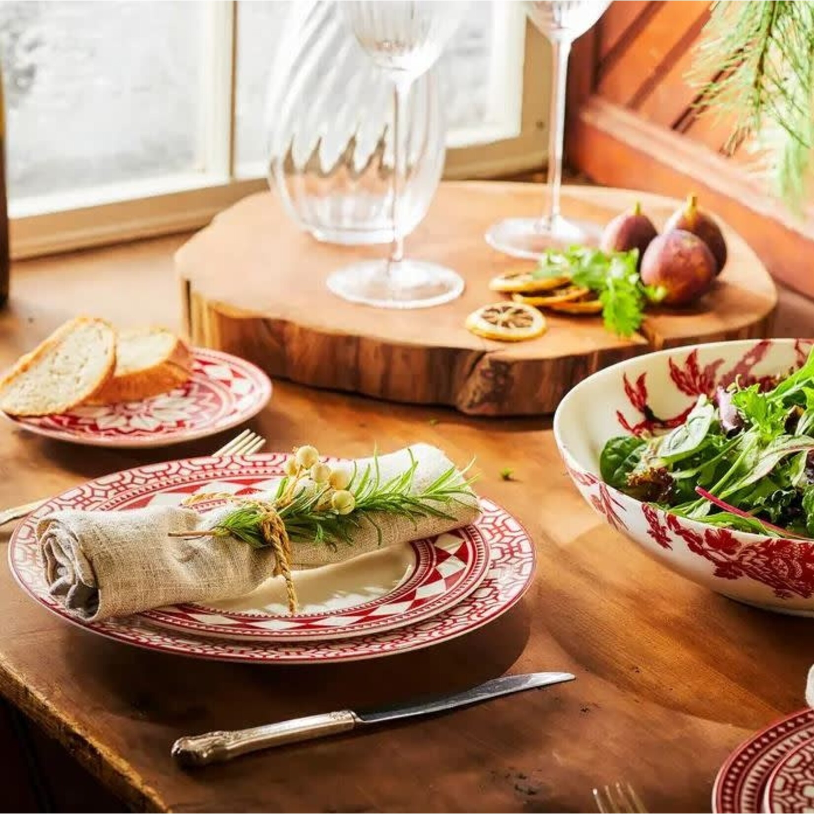 Caskata Newport Garden Gate Crimson Dinner Plate