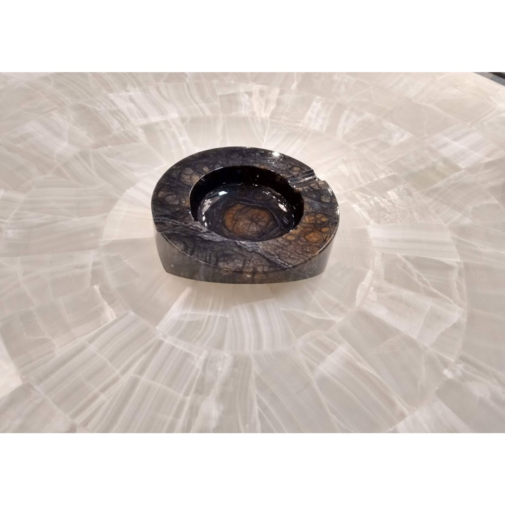 Carole Stupell LTD Black Alabaster Round Ashtray Cigar