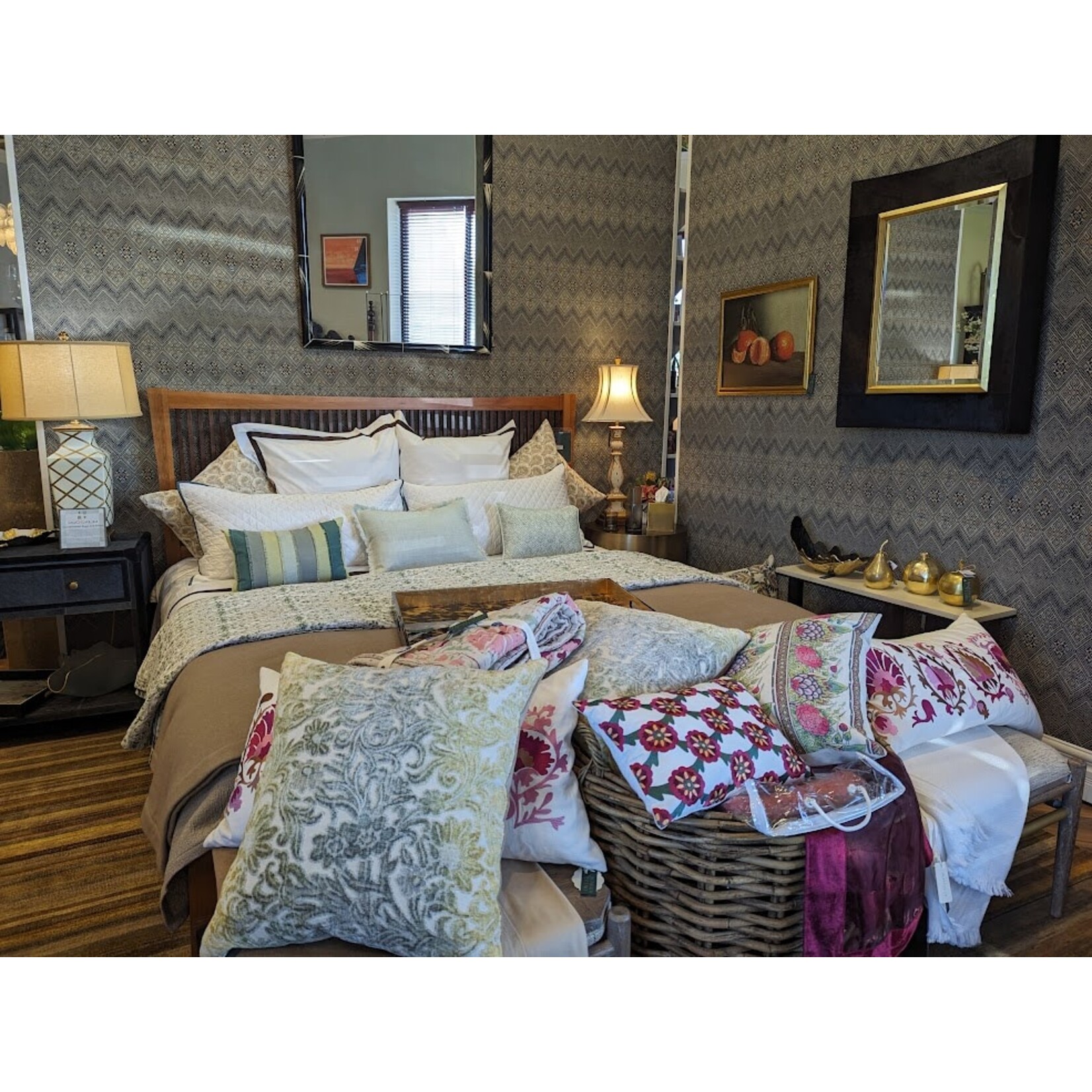 Matouk Pacific Queen Coverlet Dune