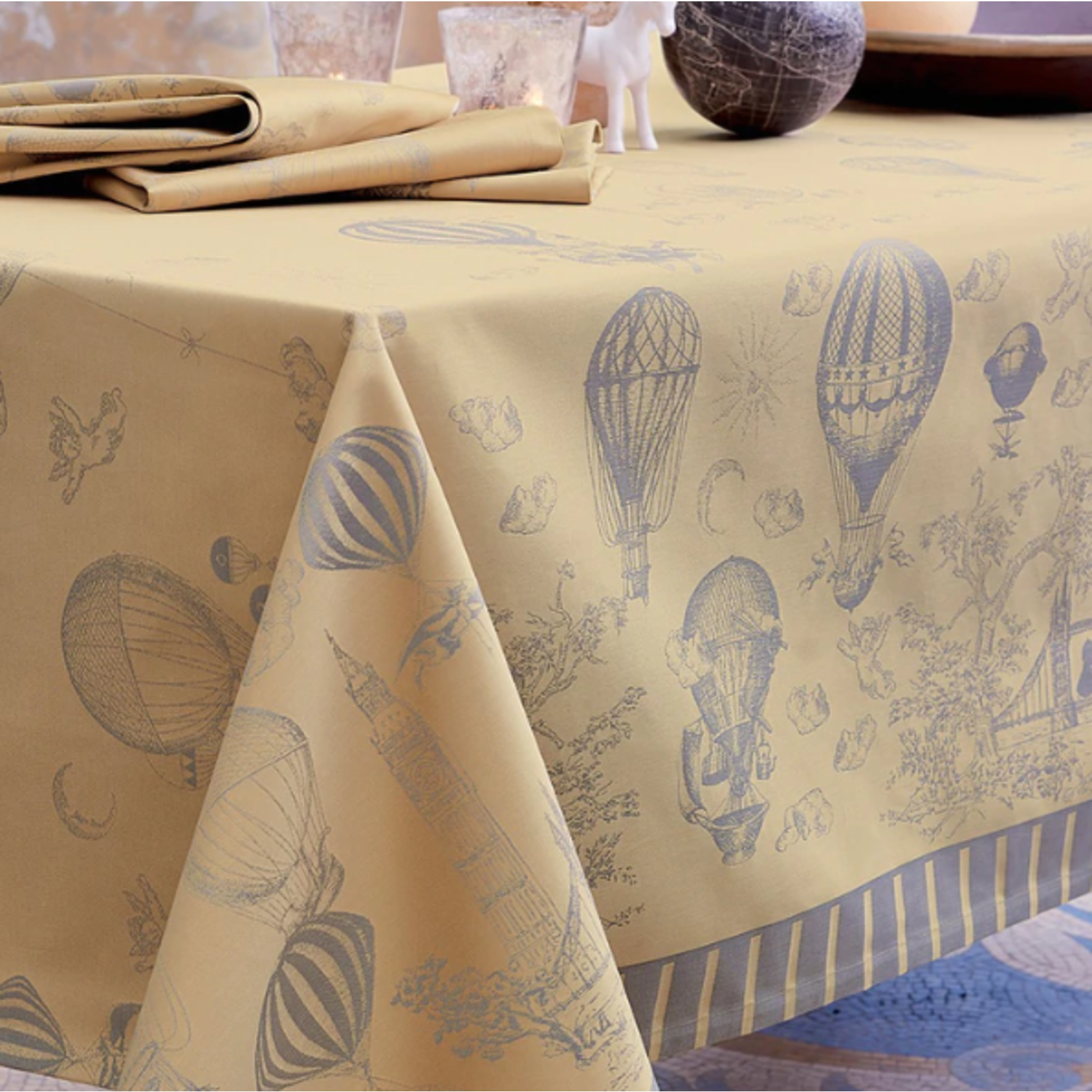 Garnier Thiebaut Voyage Or Pale Tablecloth