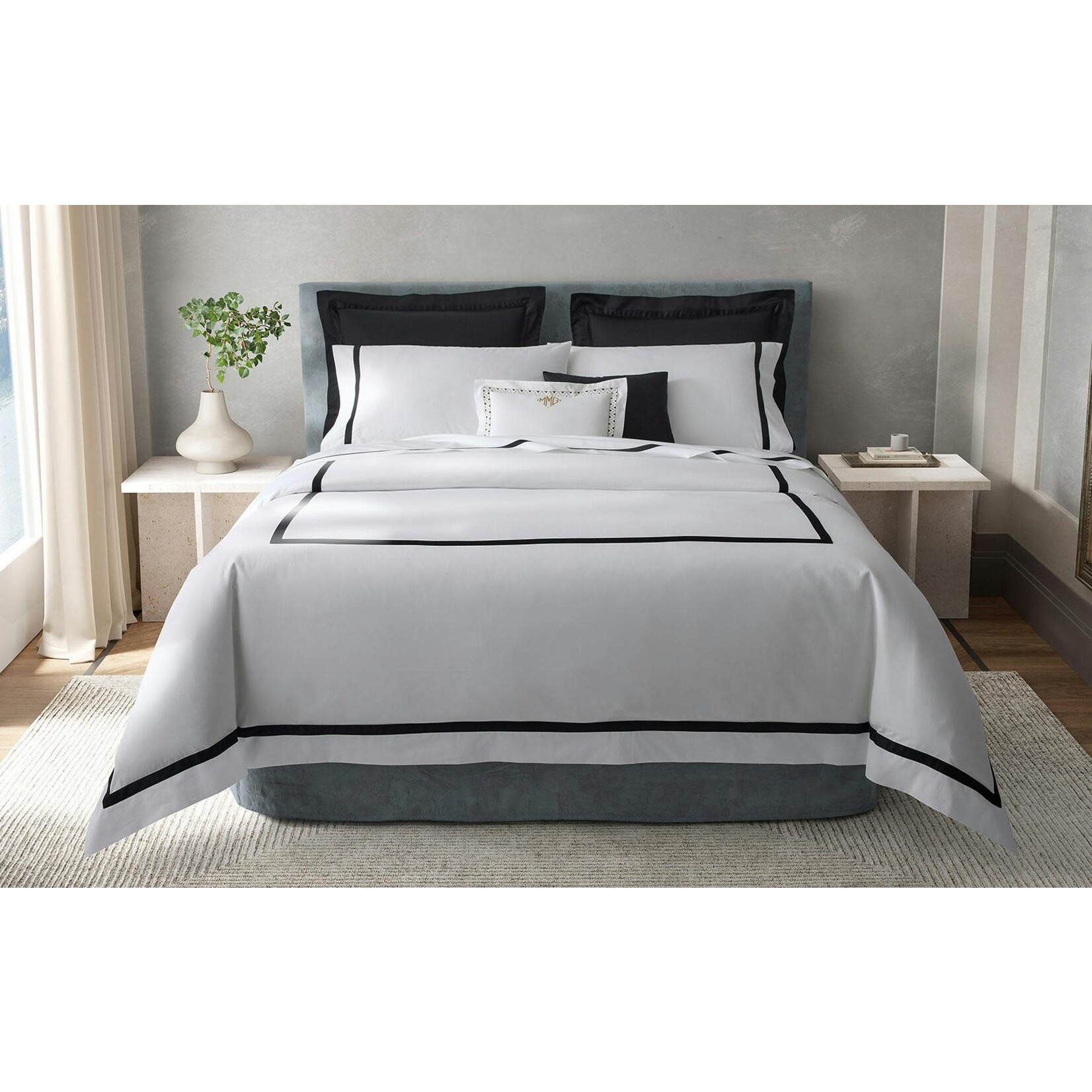 Matouk Lowell King Flat Sheet Pool