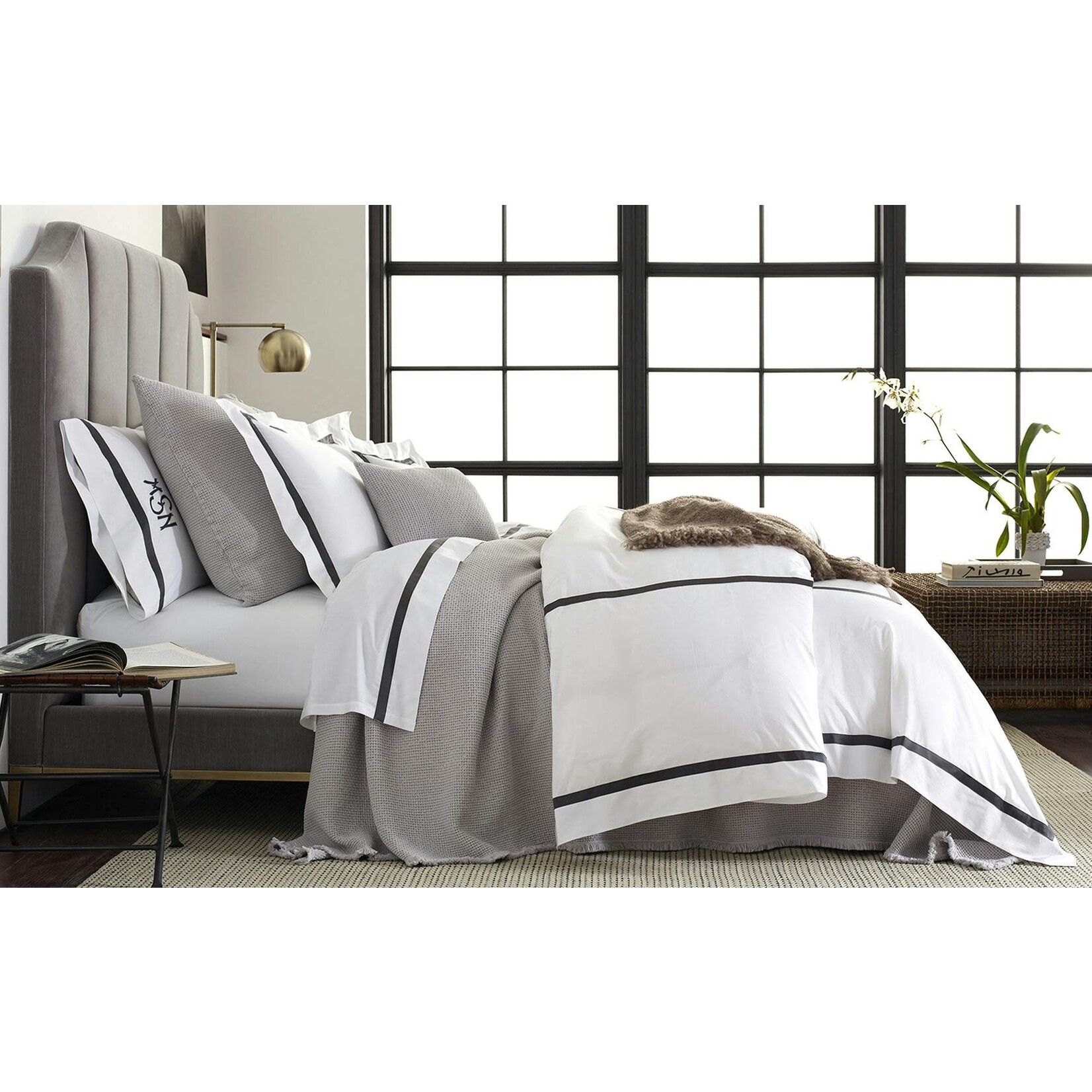 Matouk Lowell King Flat Sheet Pool