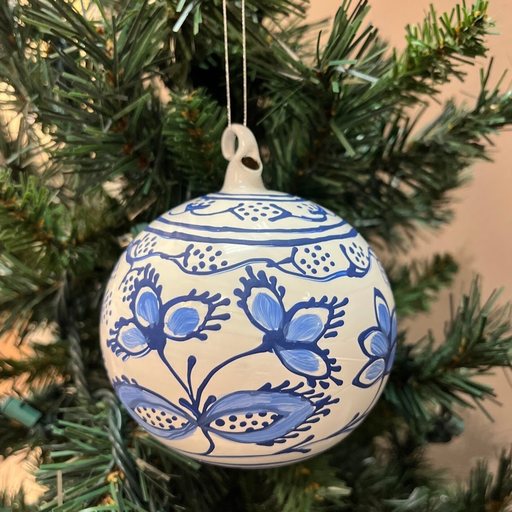 Peter's Seasons Handplanted White & Blue Flowers Glass Ball Ornament