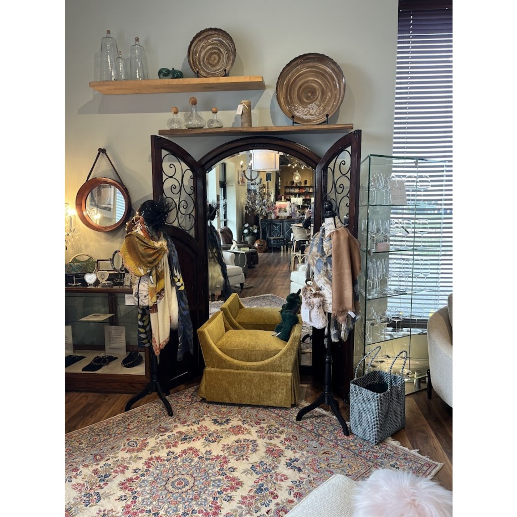 Mumbo Jumbo Imports #8991 Fine Kerman Rug 6.5 x8.2