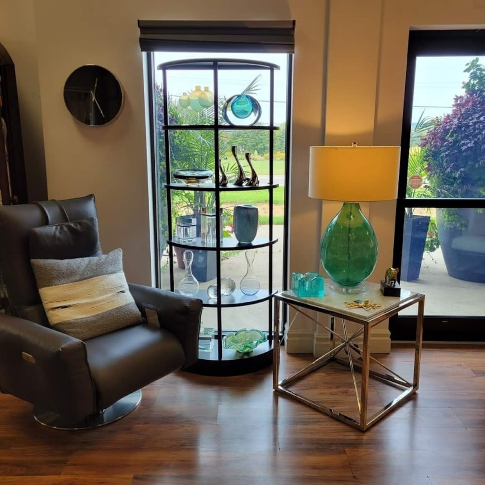 Vanguard Furniture Drumlins Lamp Table
