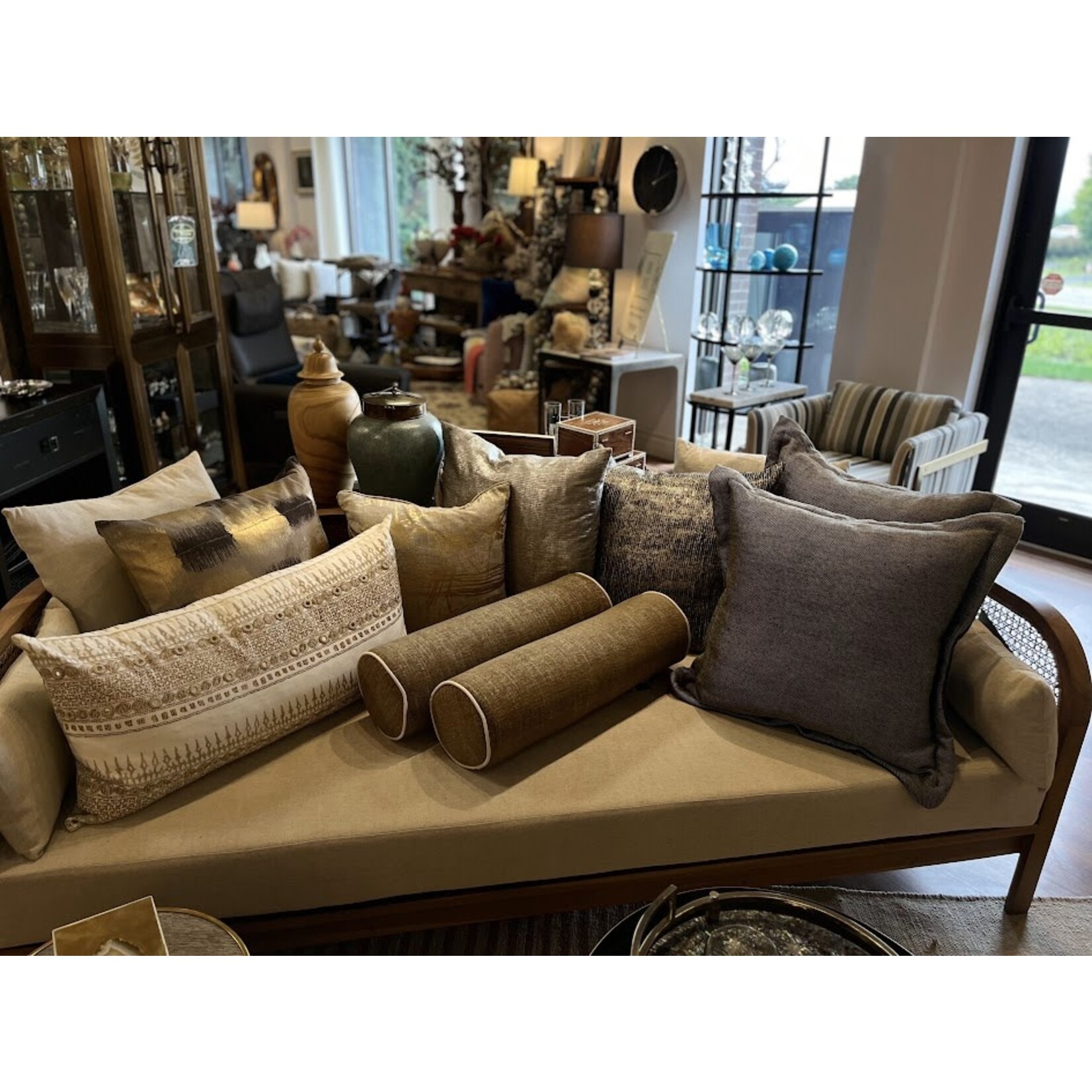 Union Home LLC Nest Daybed Hand Woven Rattan