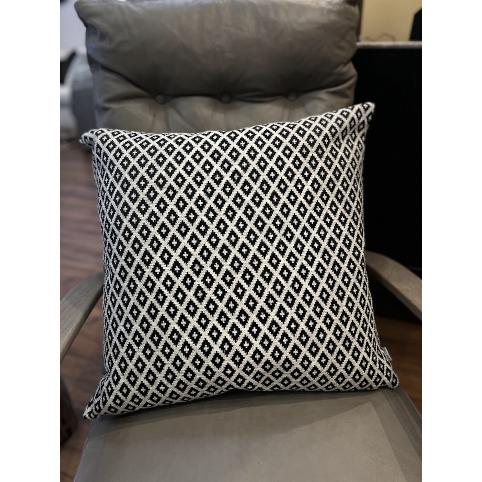 Mode Living Ombre 066  Down Pillow 22x22