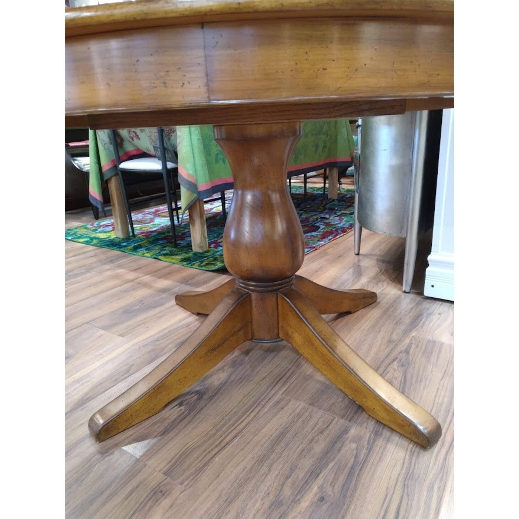 French Heritage Dining Pedestal Table with Leaf