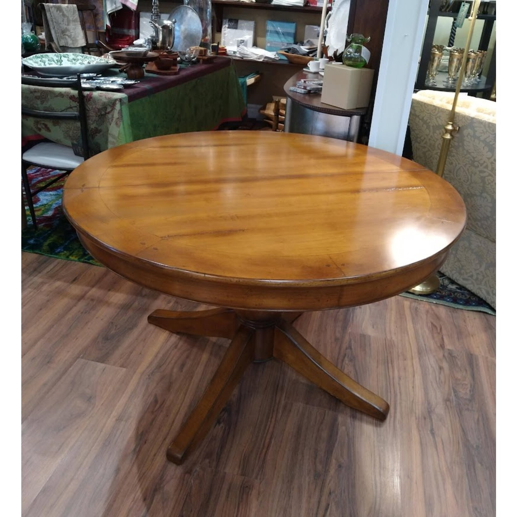 French Heritage Dining Pedestal Table with Leaf