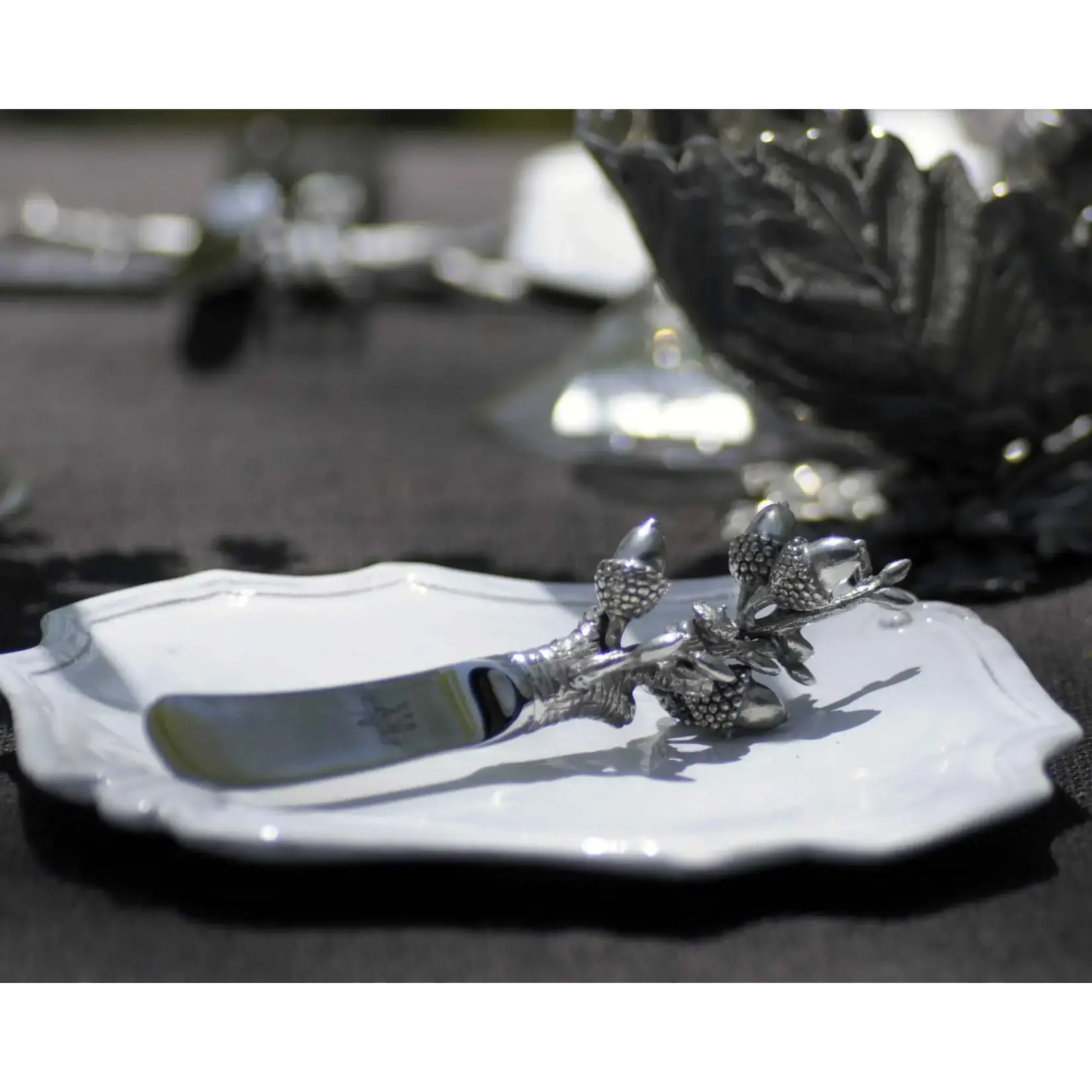 Vagabond House Acorn & Oak Leaf Pewter Spreader
