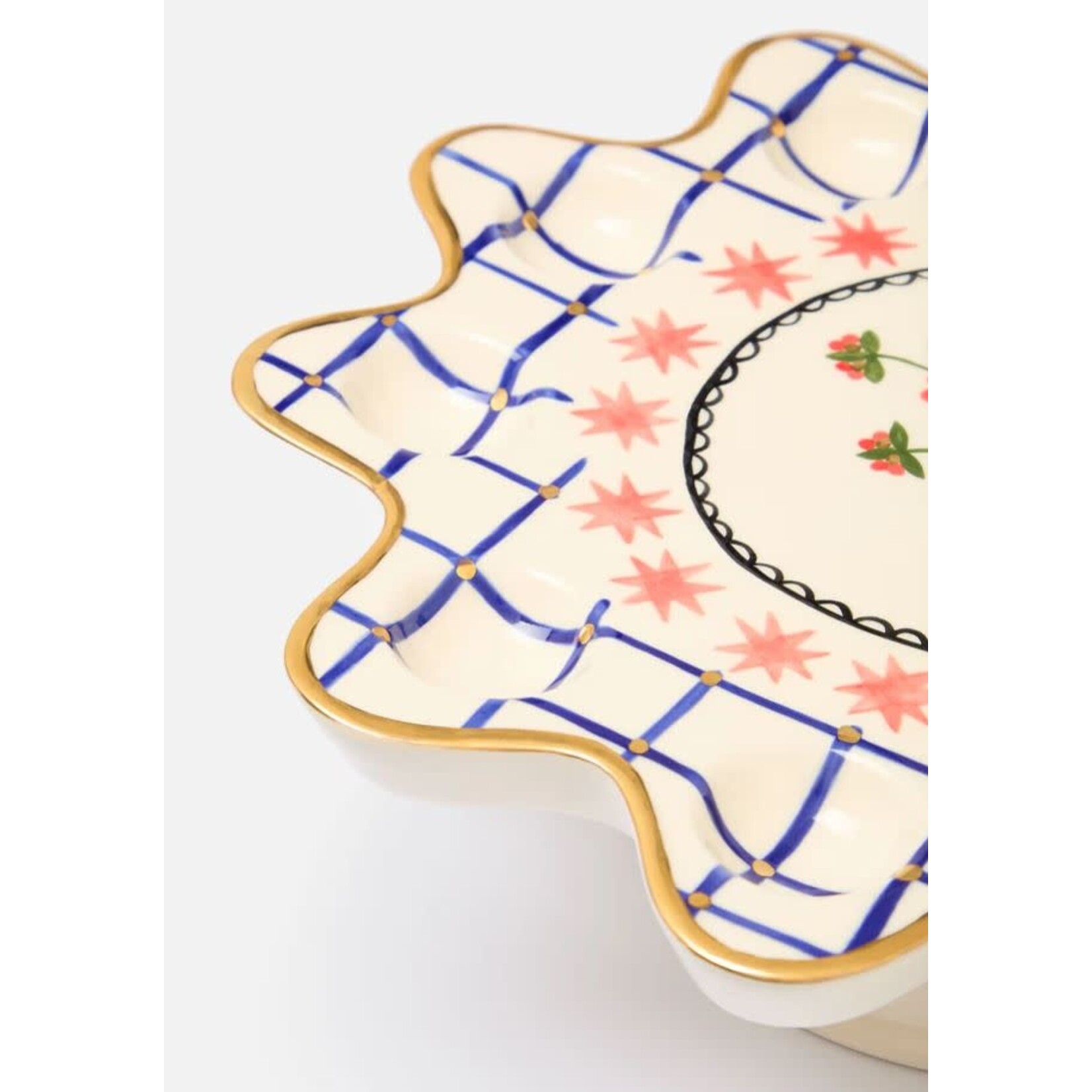 Gunia Project Easter 2021 Plate for Eggs With a Flower