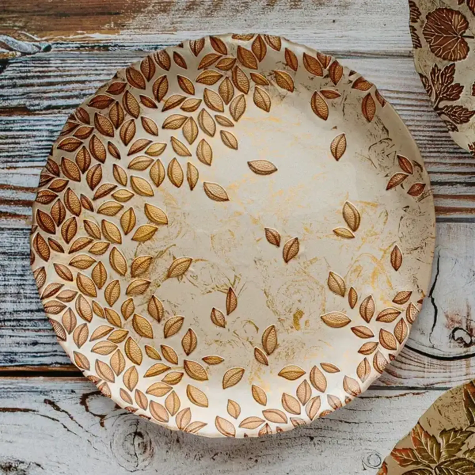 Vietri Autunno Leaves Round Oval Platter
