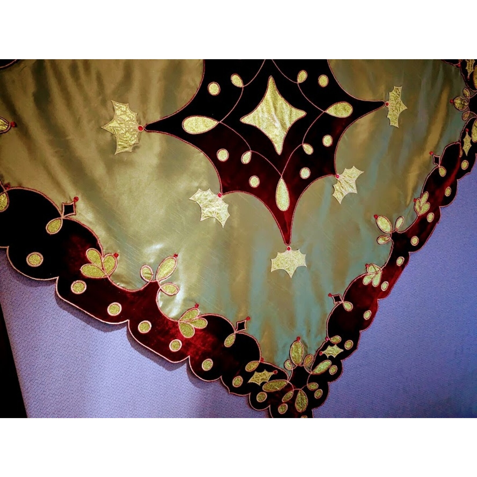 Katherine's Collection Old World Overlay Tablecloth
