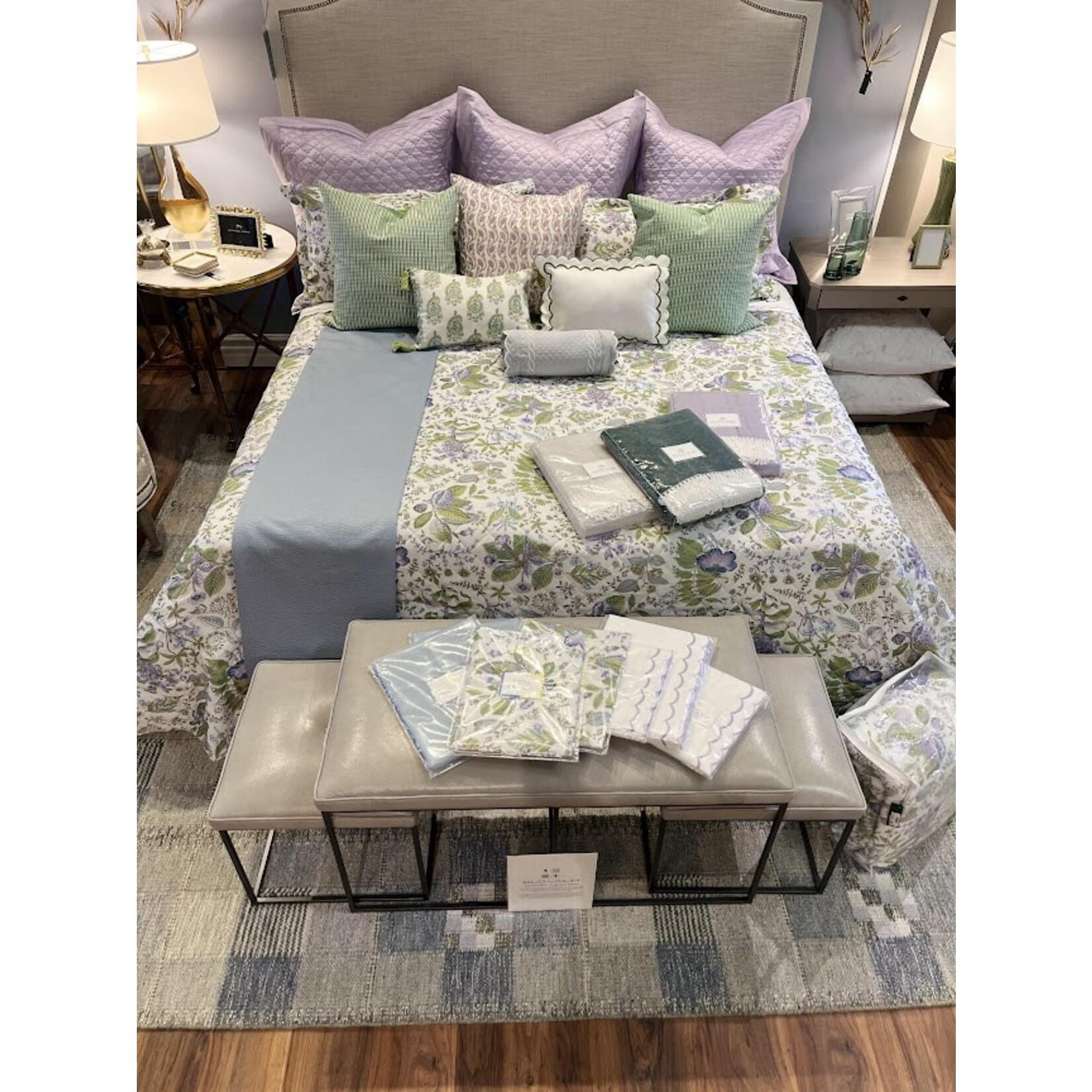 Matouk Alba King Quilt Pool