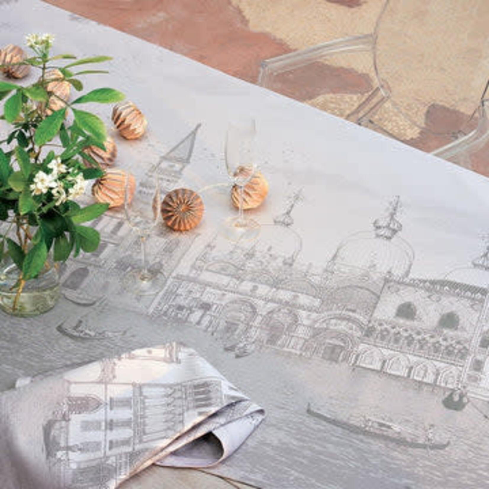 Garnier Thiebaut Veneziano Sfumato Table Runner