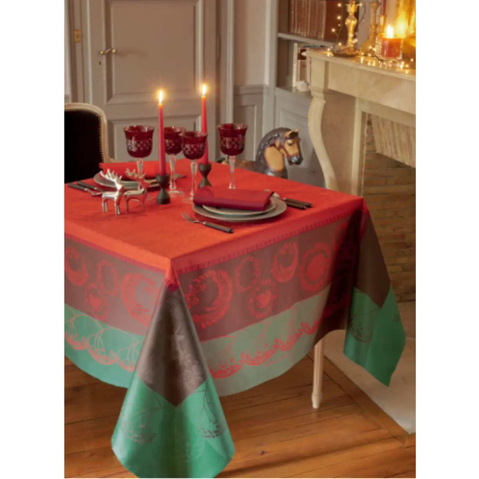 Garnier Thiebaut Christmas Forest Red Table Runner