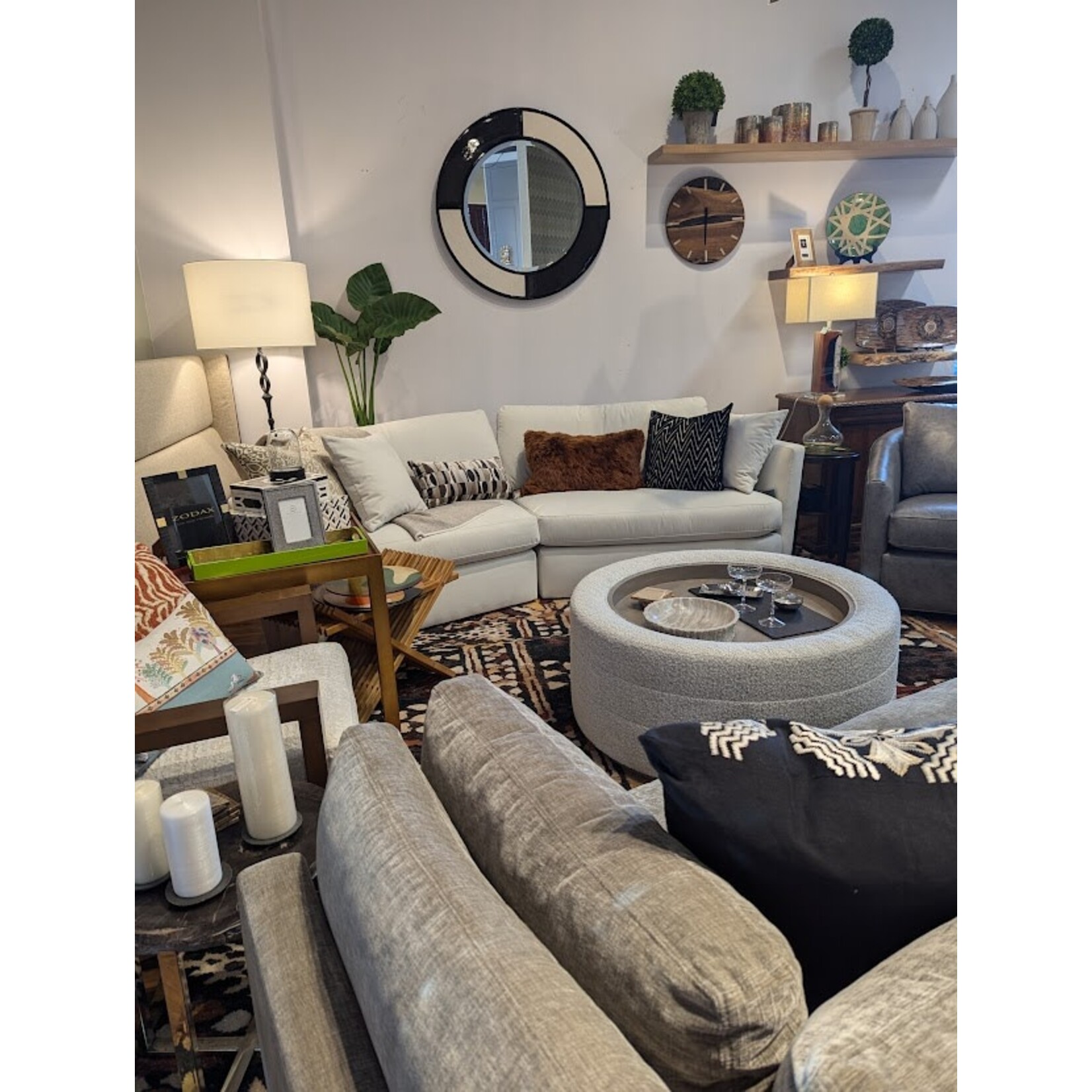 Vanguard Furniture Boyden Round Ottoman with Wood Tray in Kenworth Cotton