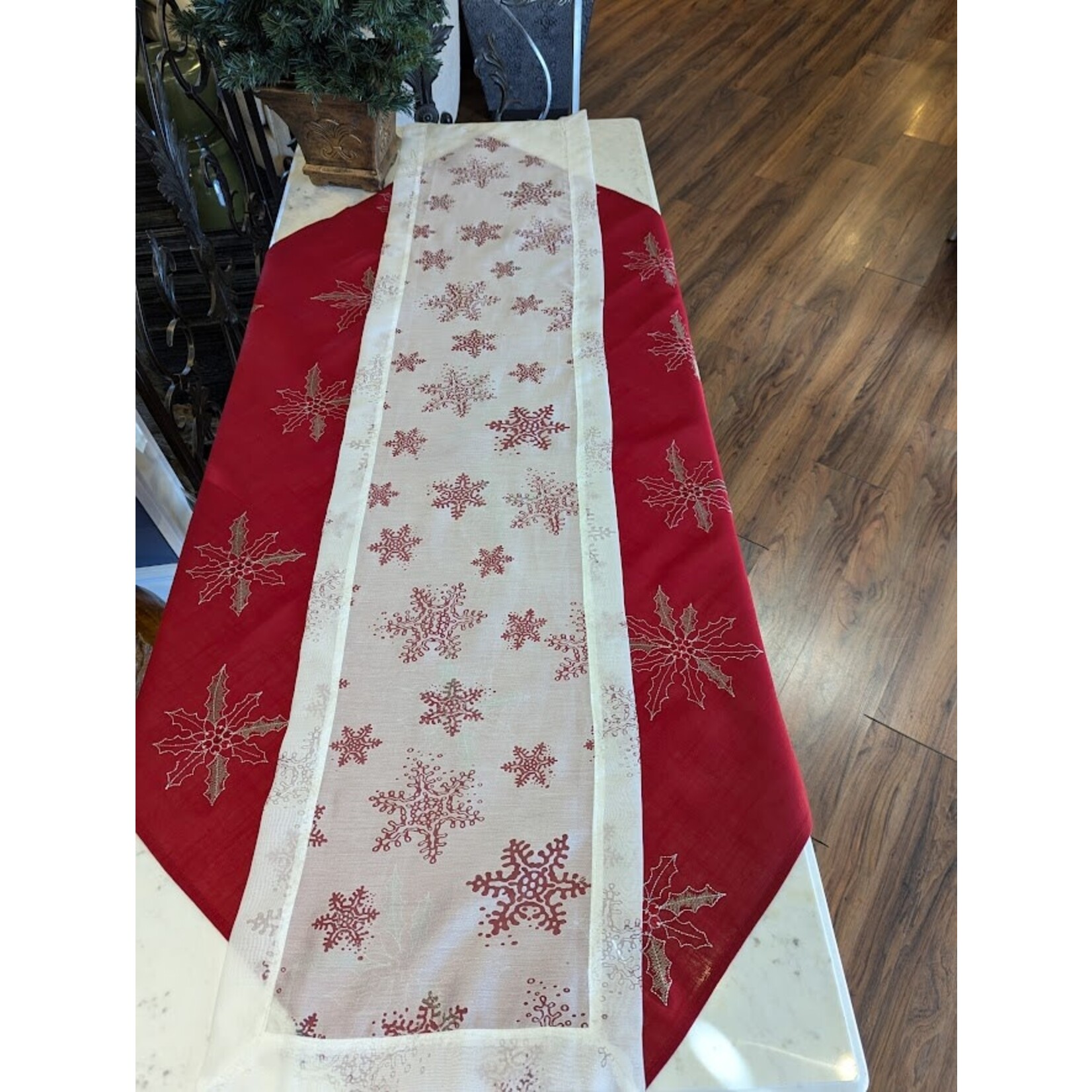 Saro Trading Company Burnout Snowflake Design Table Runner