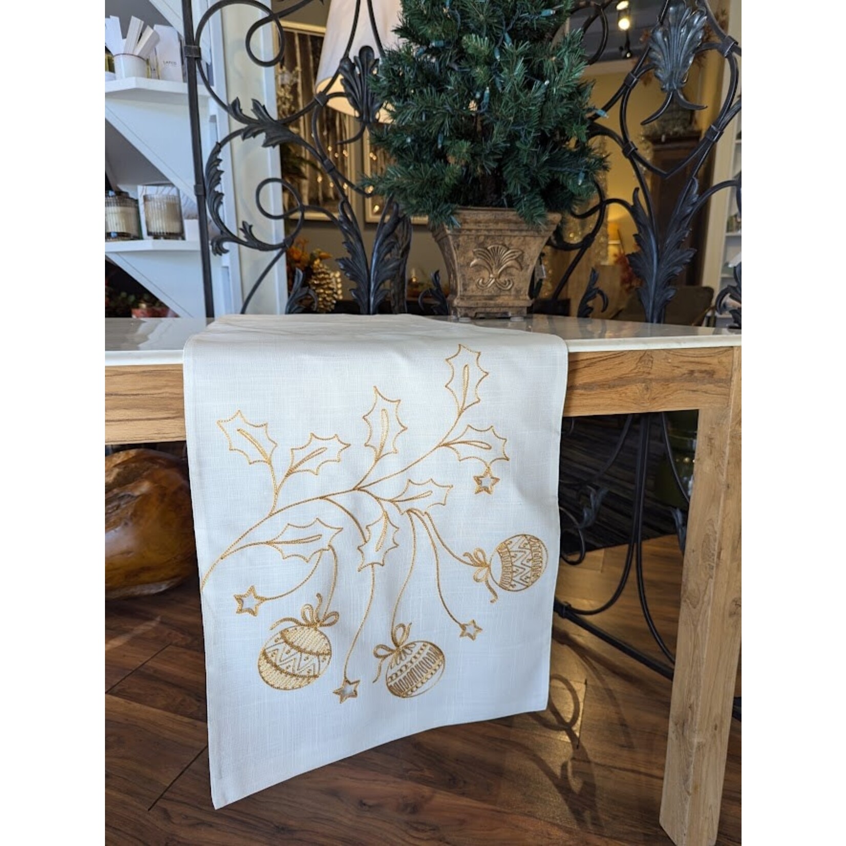 Saro Trading Company Boules de Noel Gold Ornament Table Runner