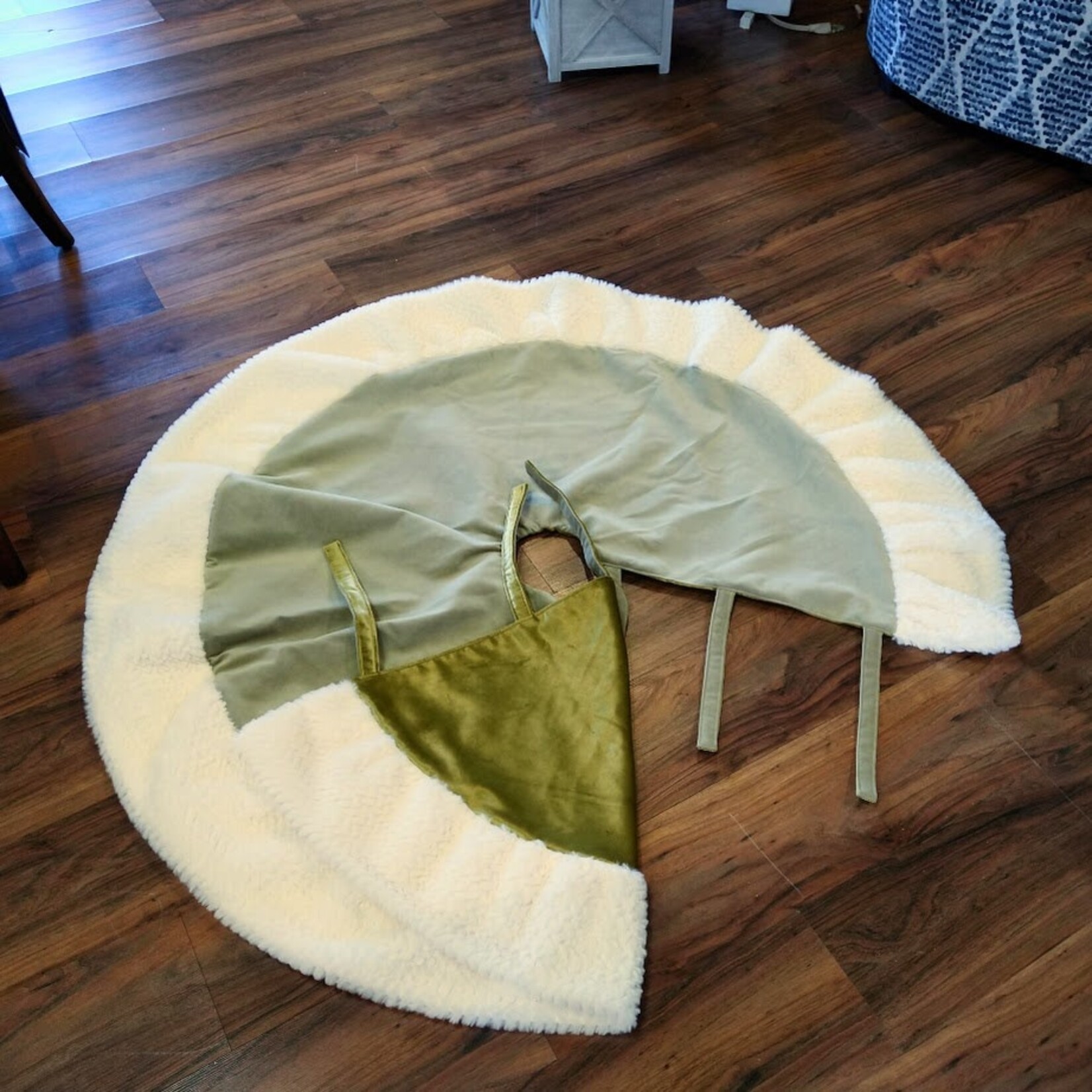 Nicky's Notions Green Tree Skirt Reversible