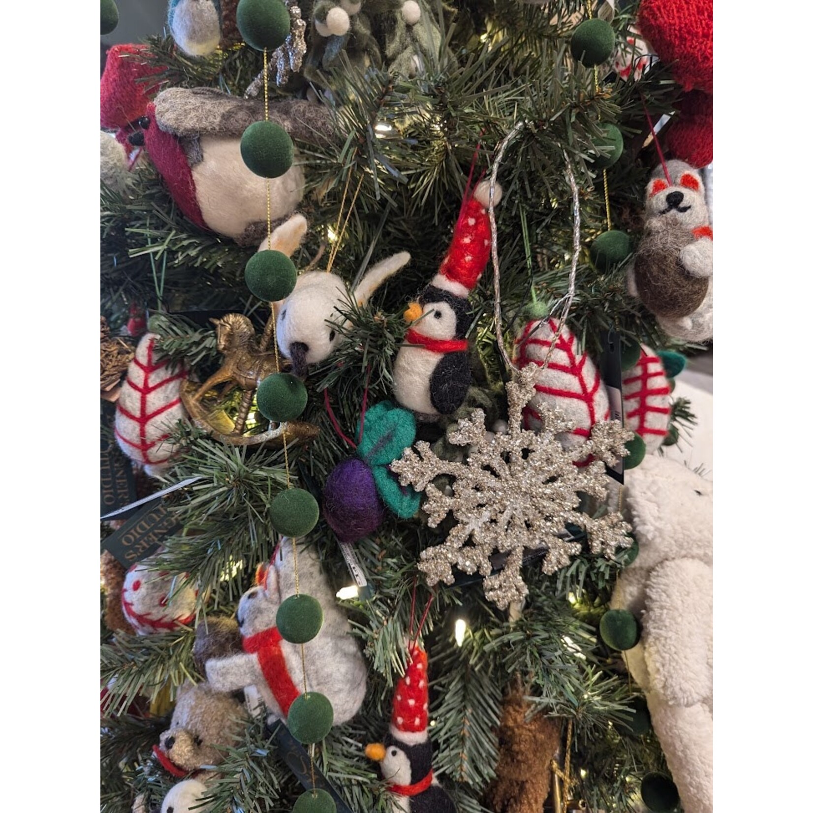 Shishi LLC Ball Garland Velvet Green