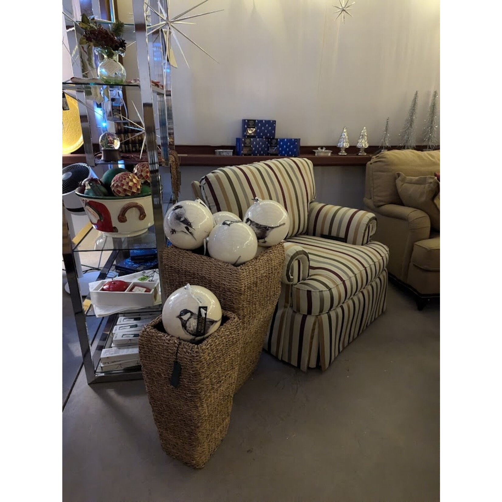 Shishi LLC Bullfinch Bird Ball Ornament